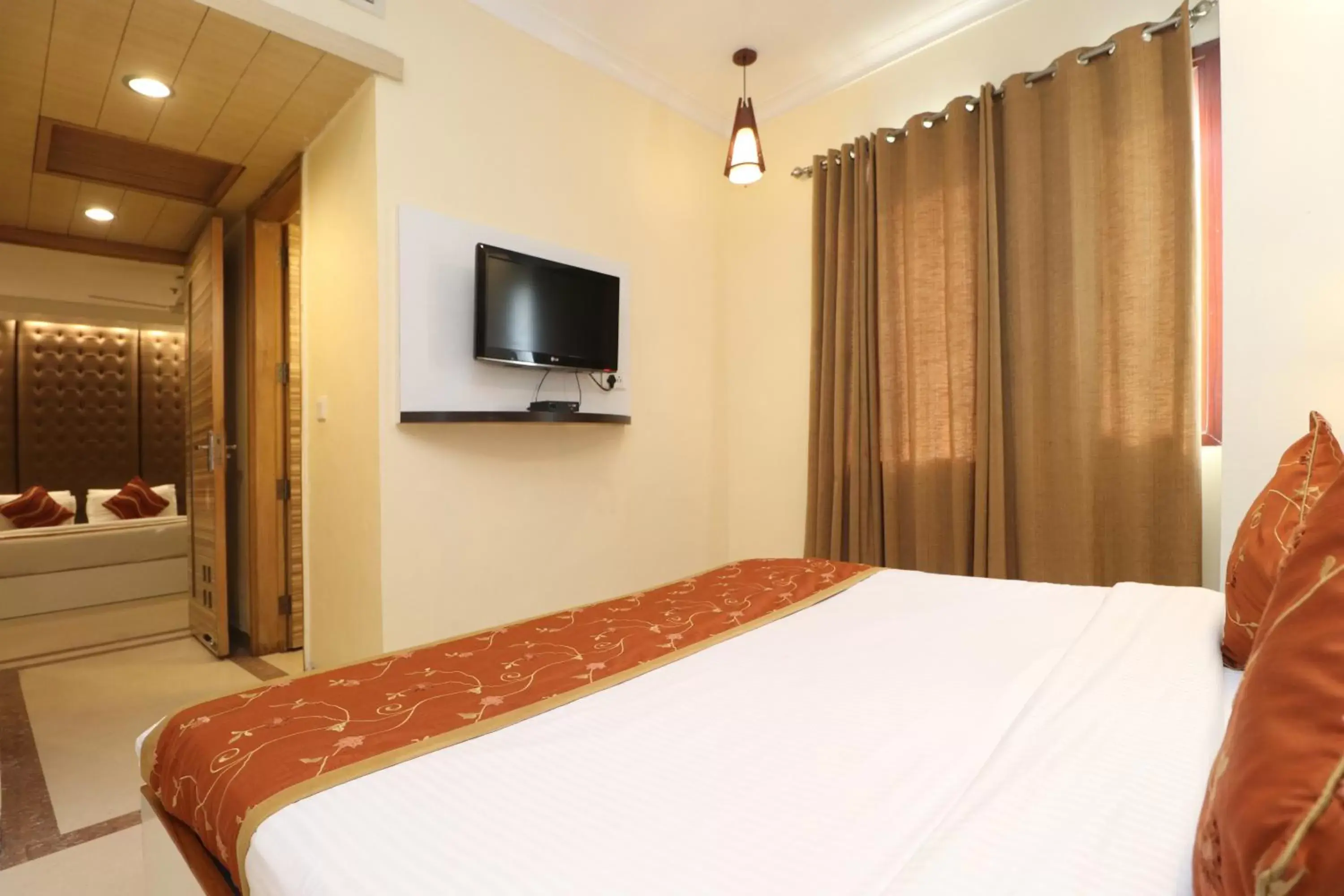 Bedroom, Bed in Hotel Rajshree & Spa