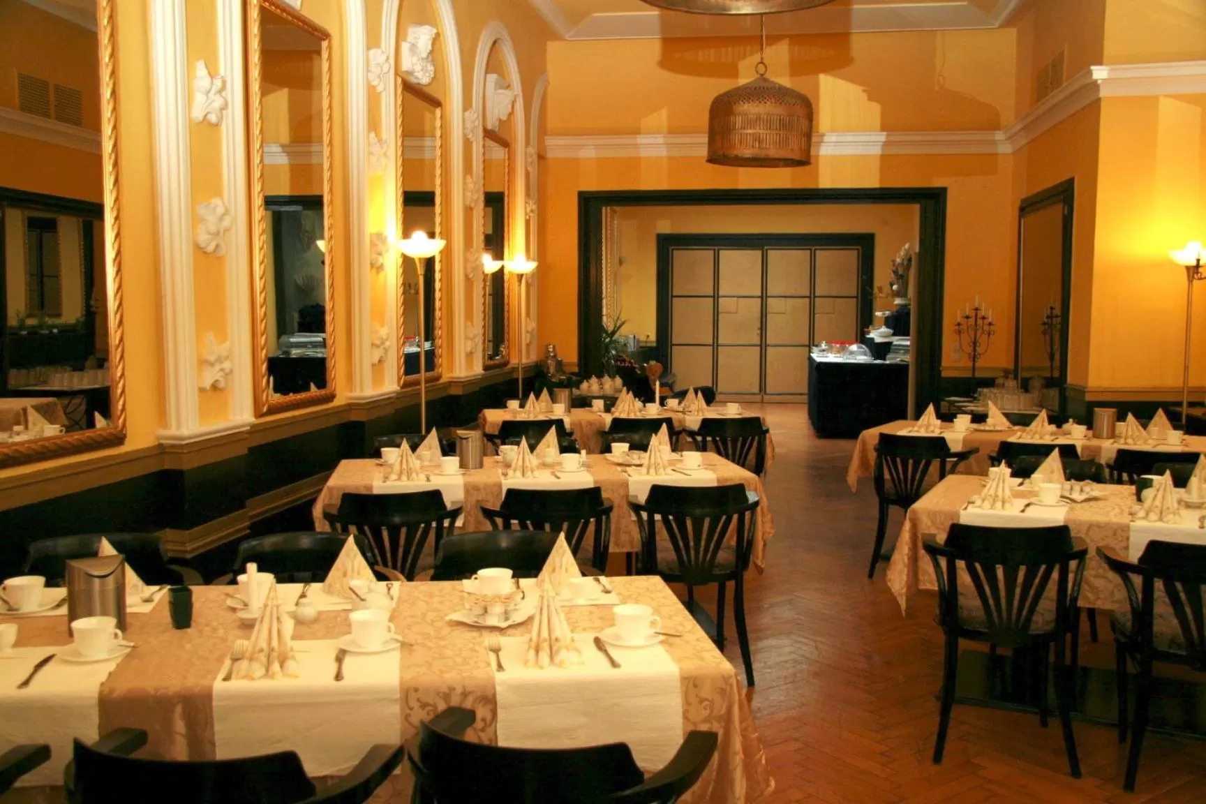 Restaurant/places to eat in Bon-Apart