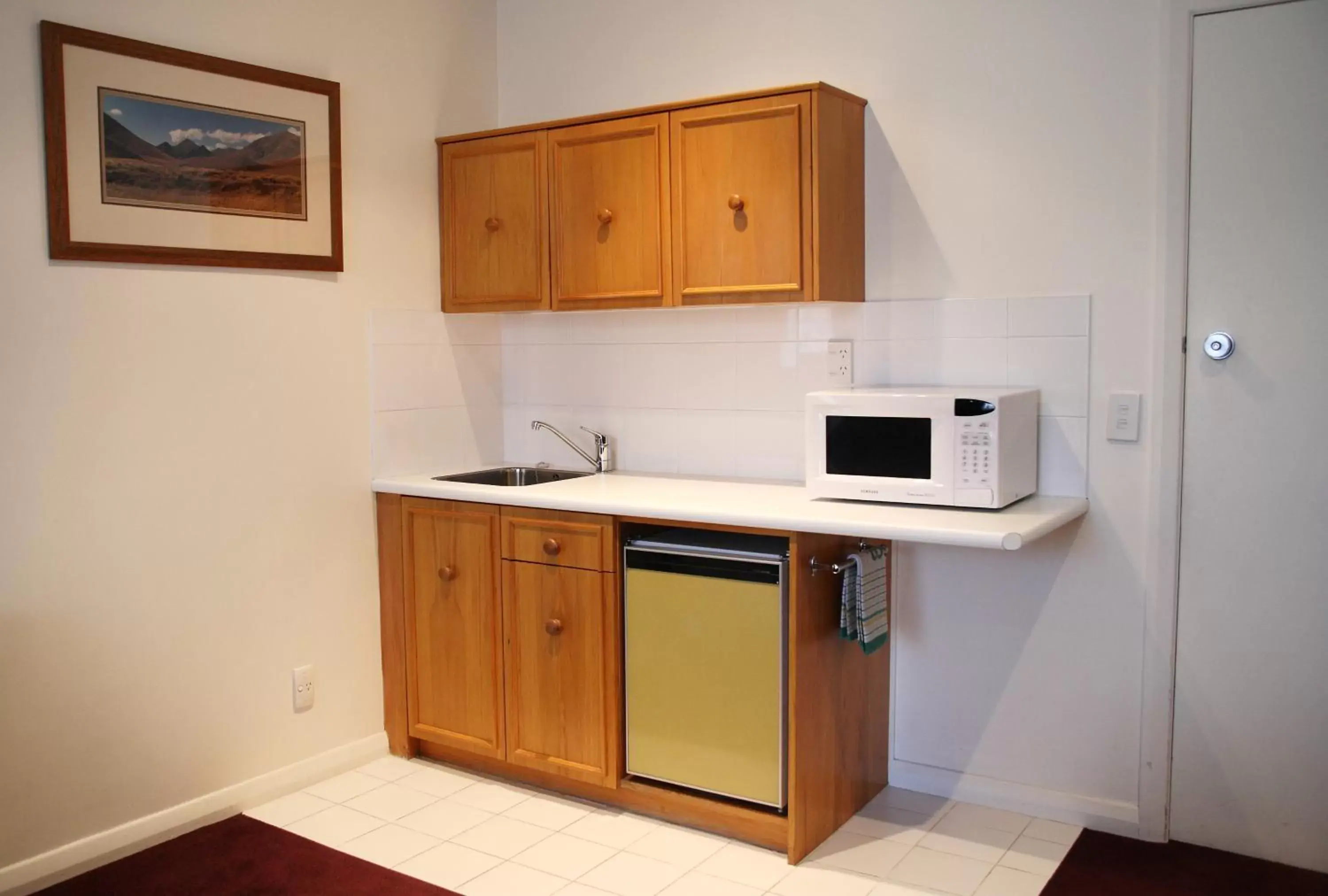 Kitchen or kitchenette, Kitchen/Kitchenette in Wanaka Hotel