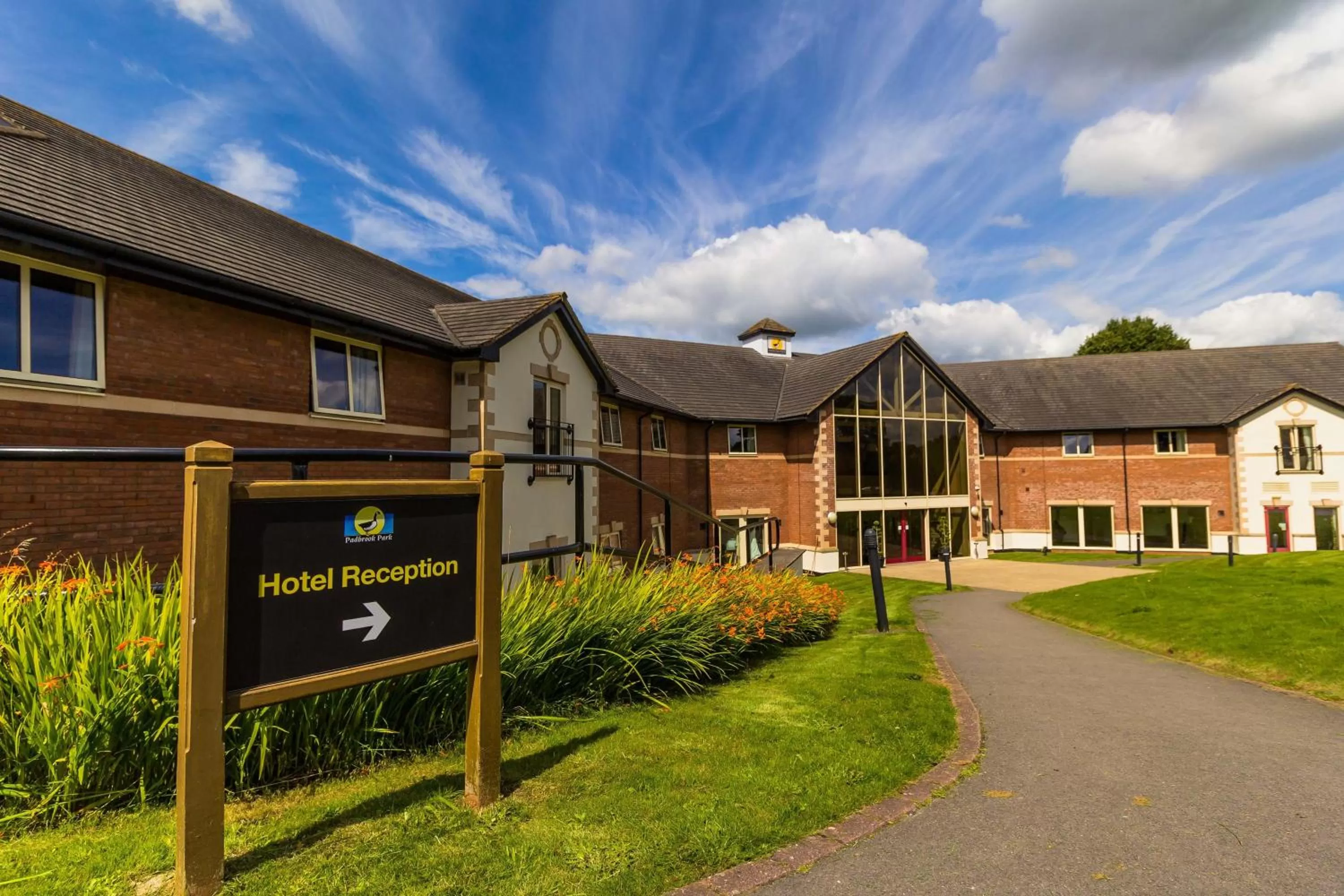 Facade/entrance in Padbrook Park Hotel