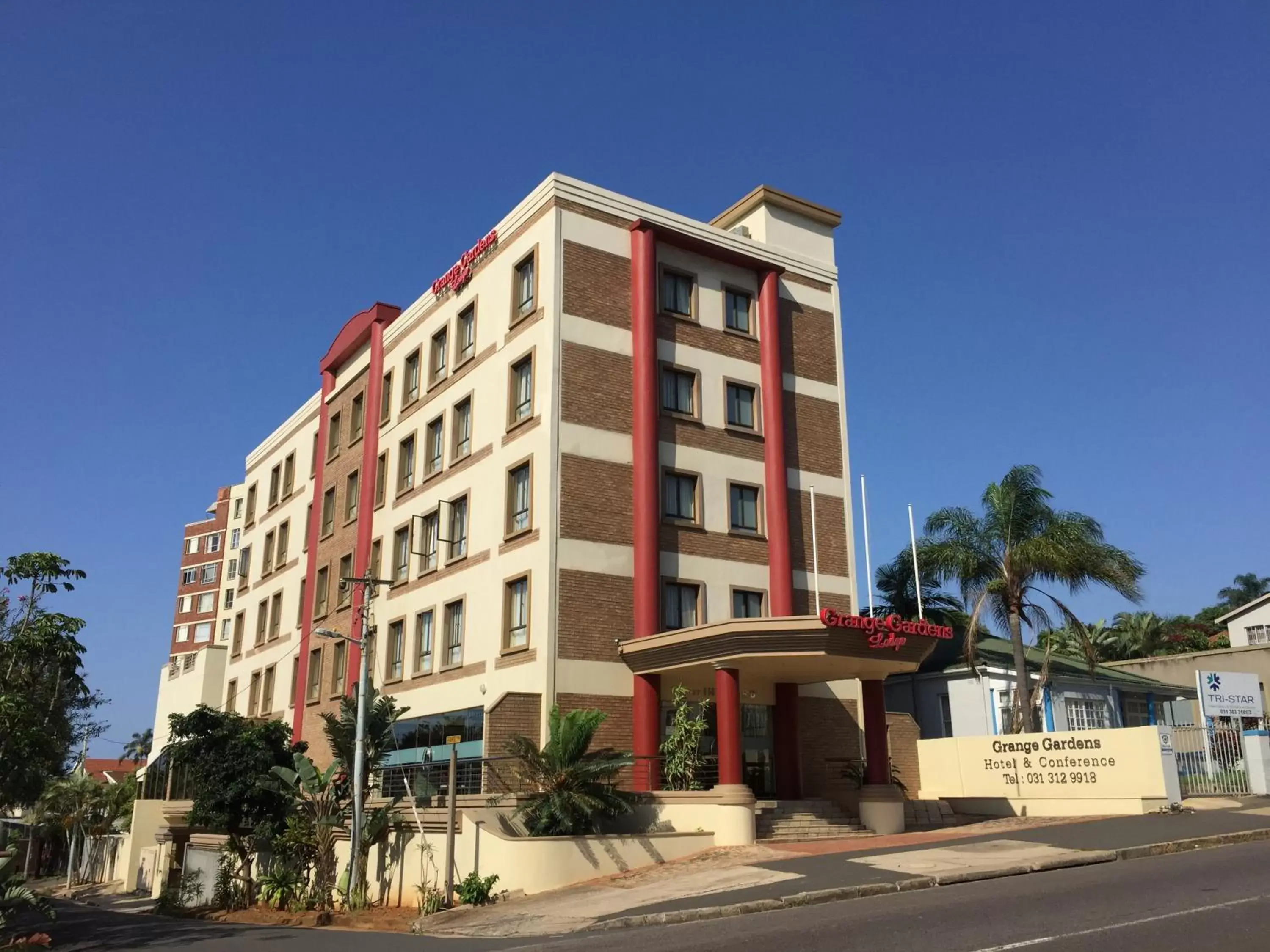 Facade/entrance, Property Building in Grange Gardens Hotel