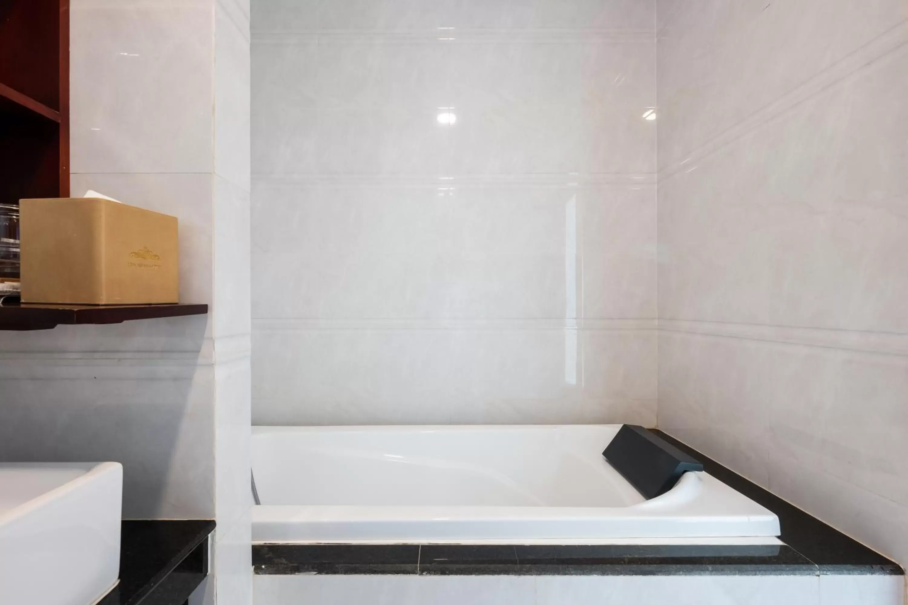 Bath, Bathroom in Lbn Asian Hotel