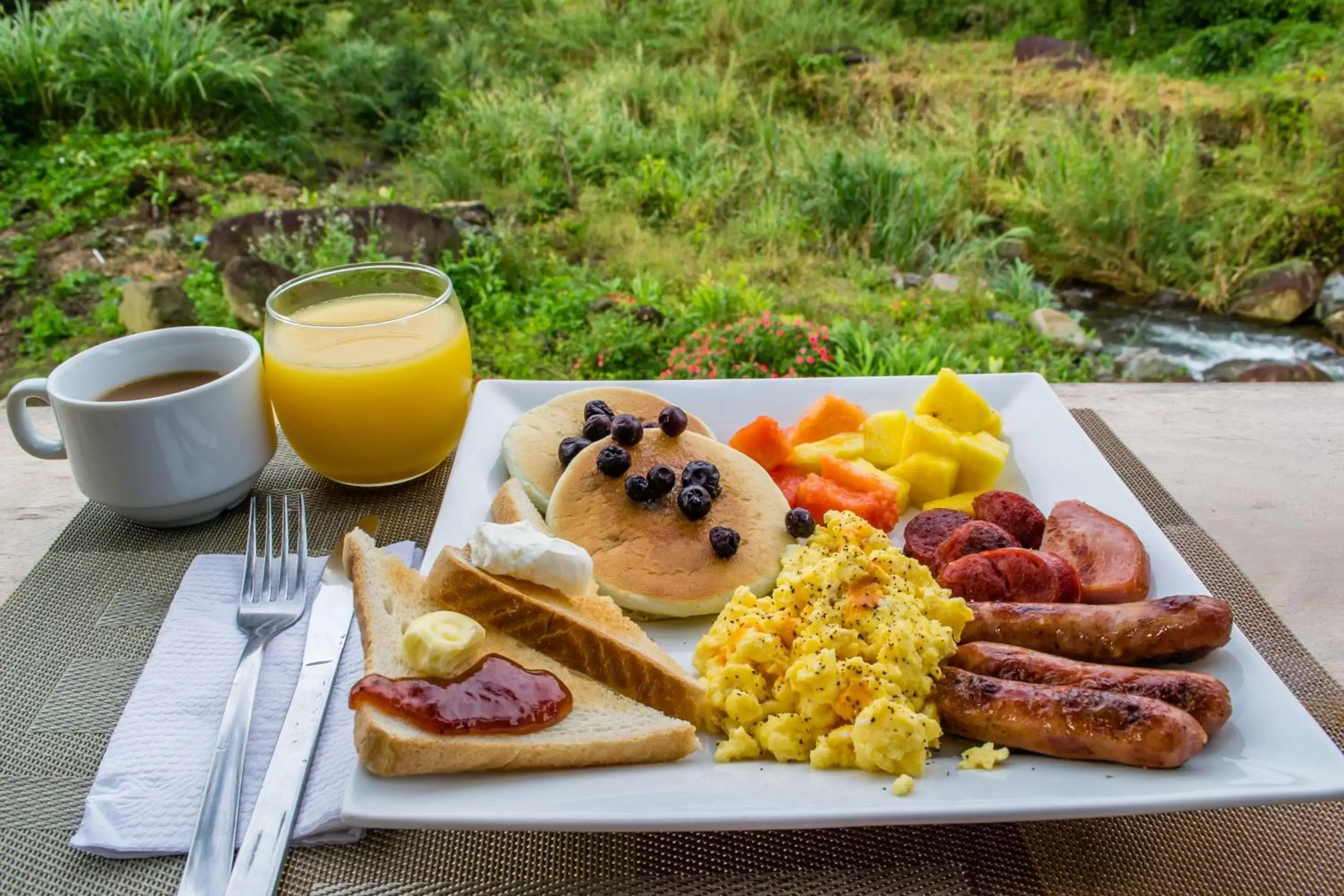 Lounge or bar in The Inn at Palo Alto Lounge or bar in The Inn at Palo Alto