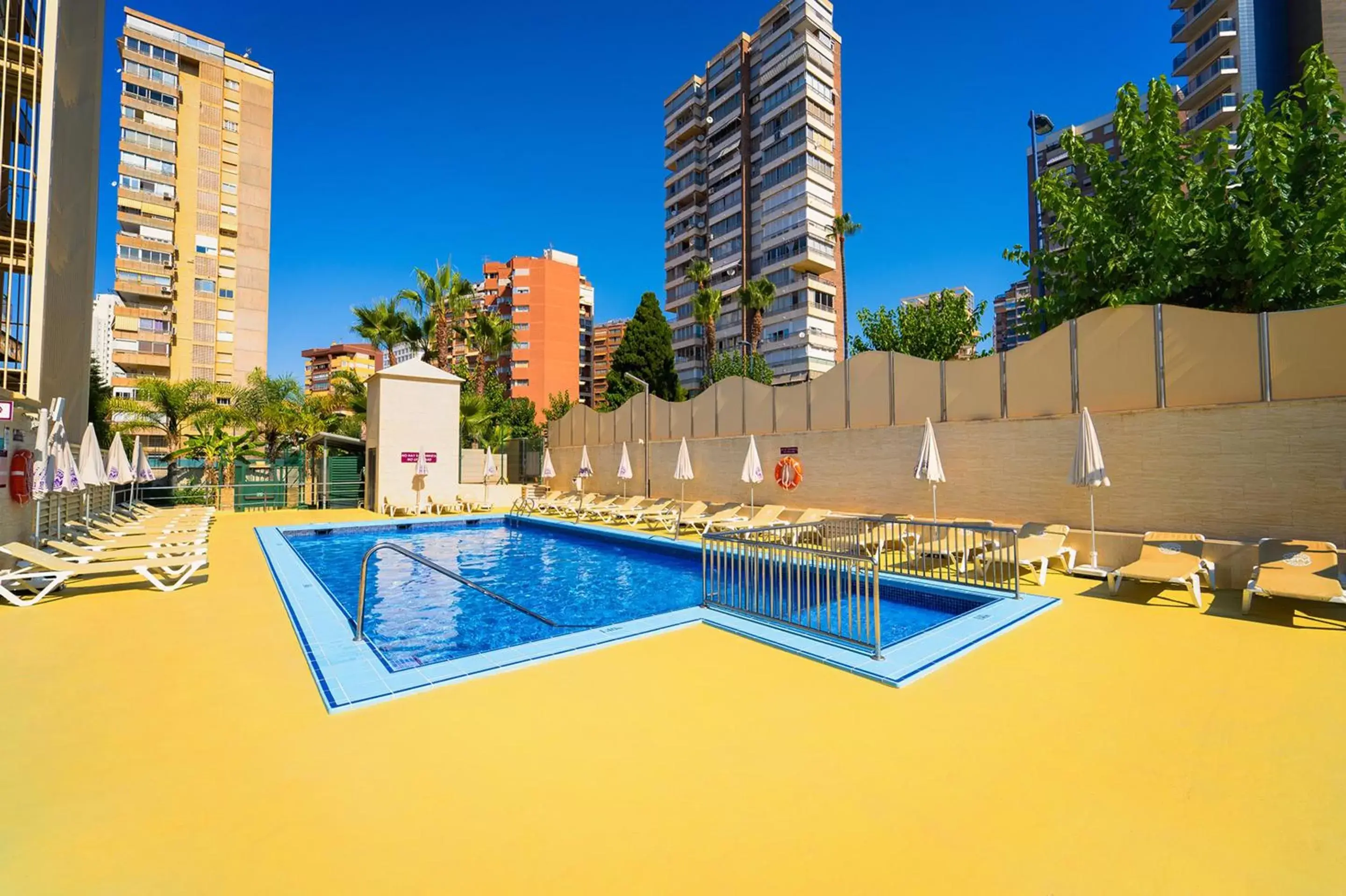 Swimming Pool in Hotel Servigroup Diplomatic