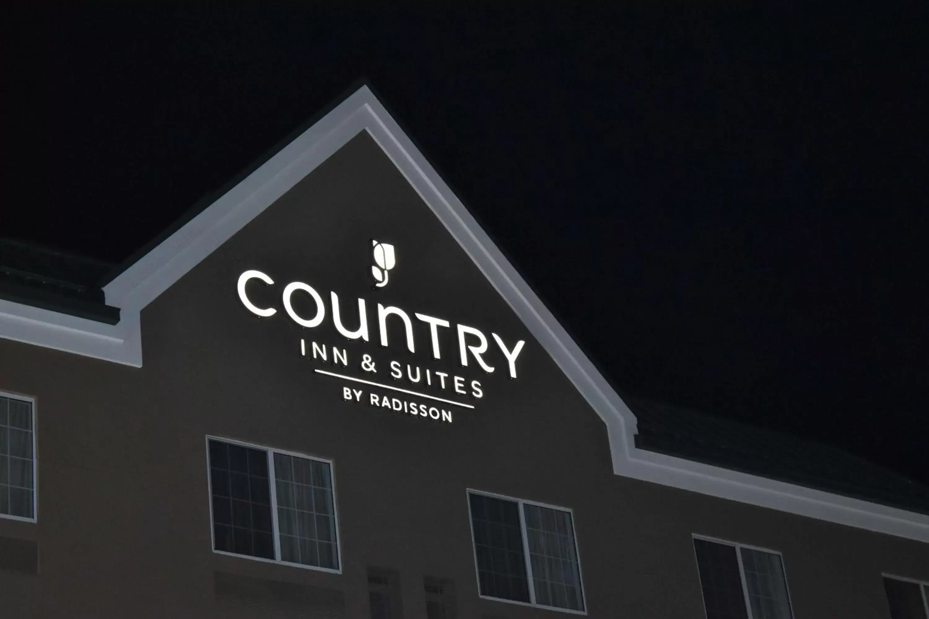 Property Building in Country Inn & Suites by Radisson, Hagerstown, MD