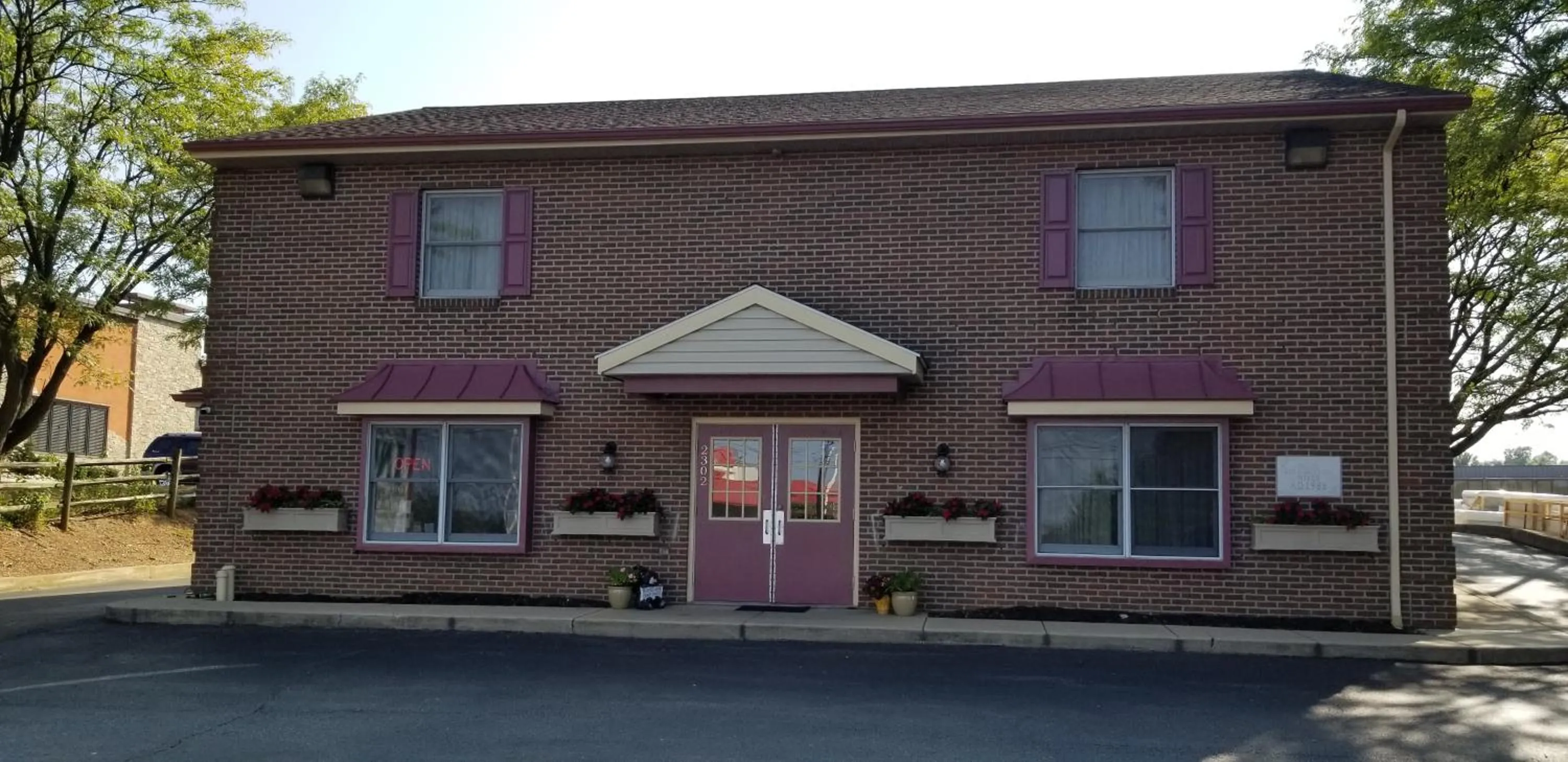 Property building in Classic Inn Lancaster