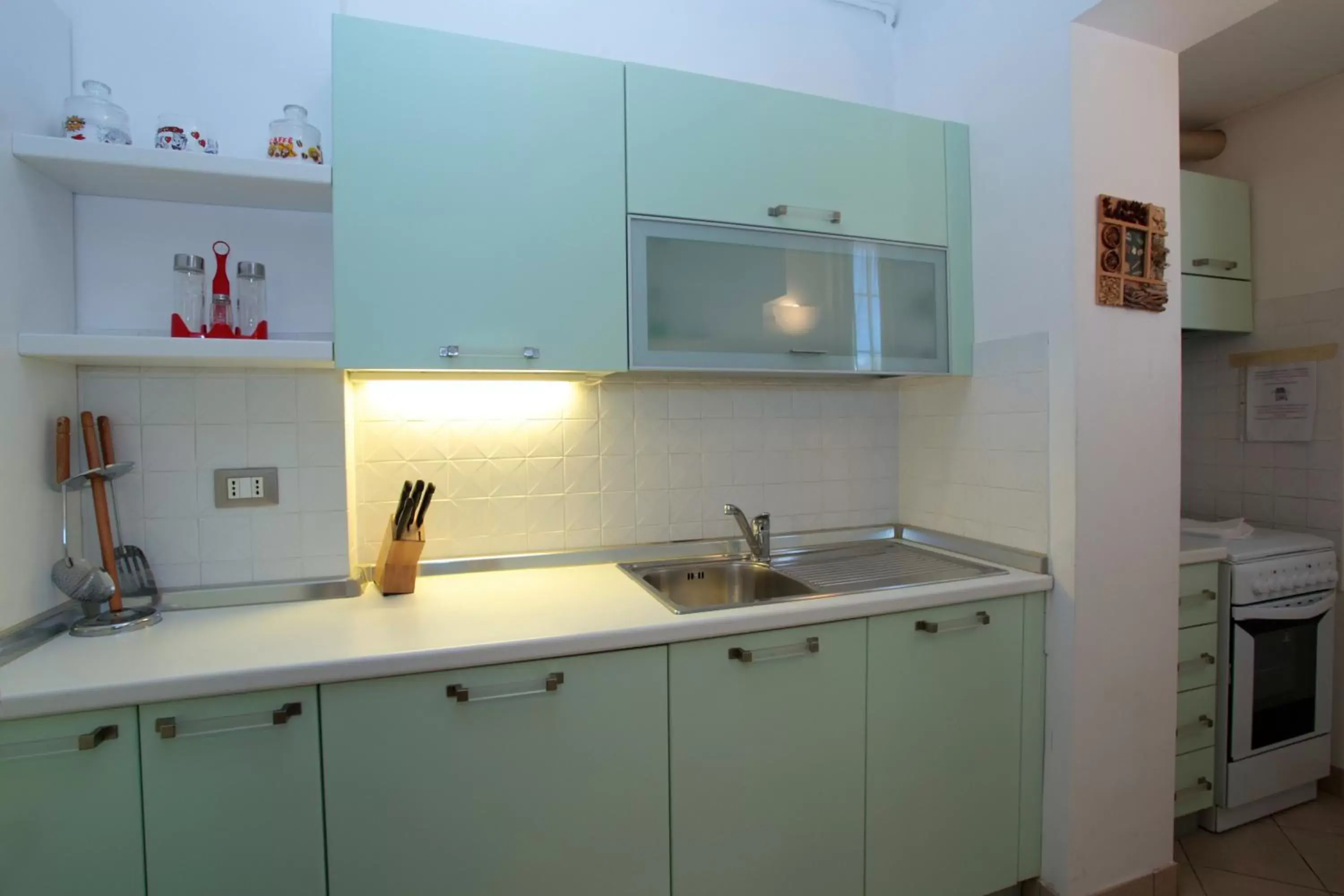 Coffee/tea facilities, Kitchen/Kitchenette in Hotel Centrale