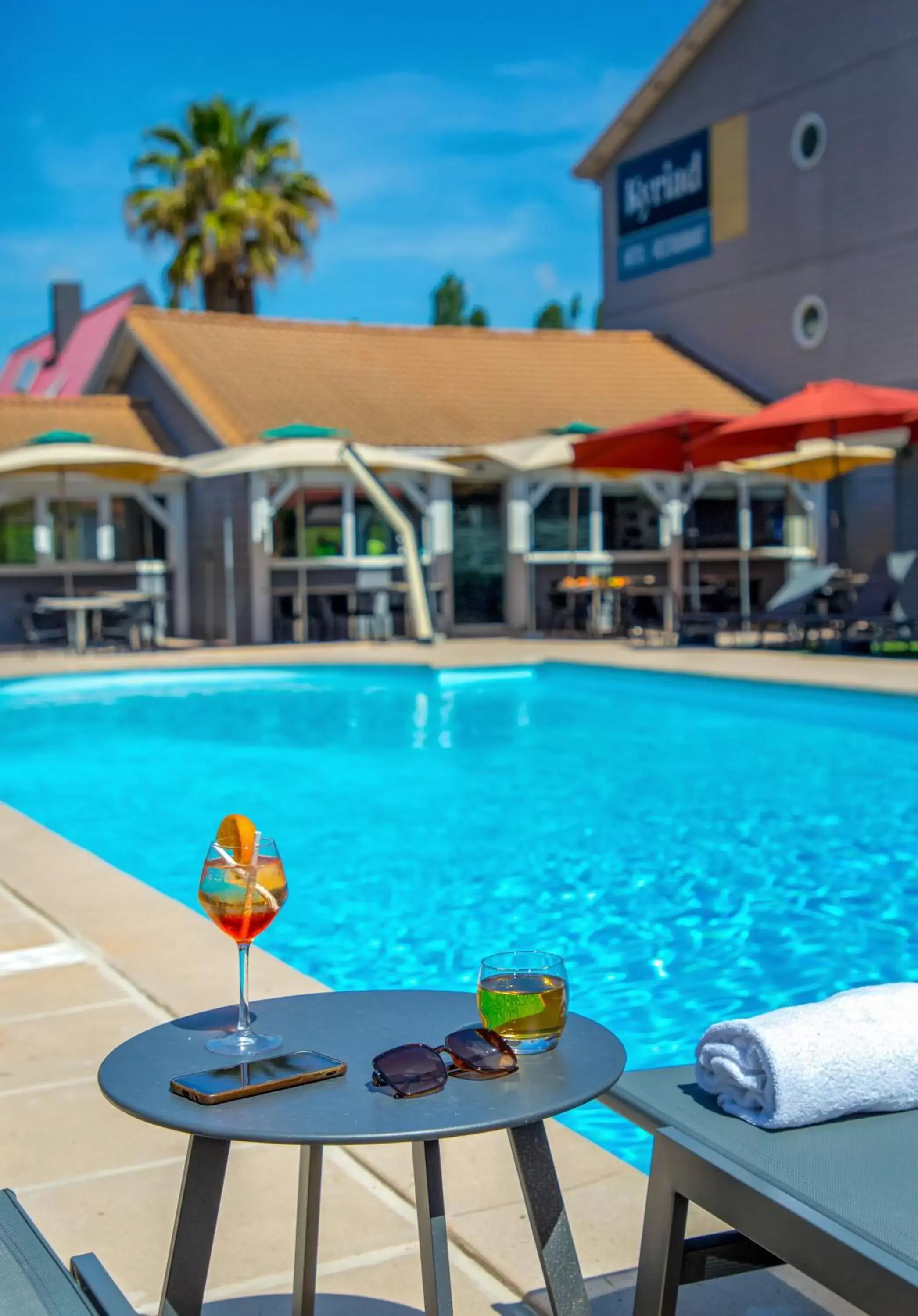 Swimming Pool in Kyriad Marseille Gemenos