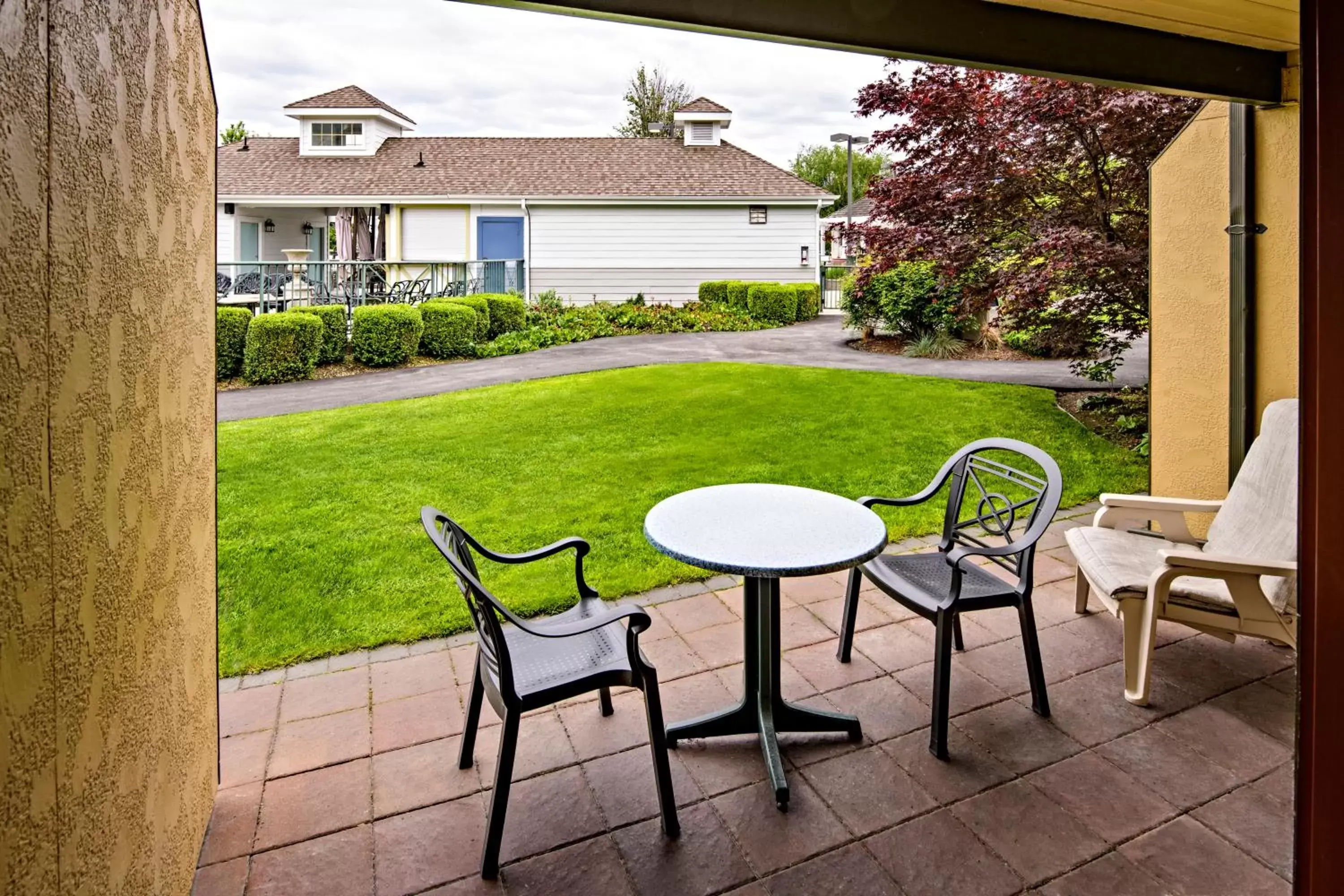 Patio in Ramada by Wyndham Penticton Hotel & Suites