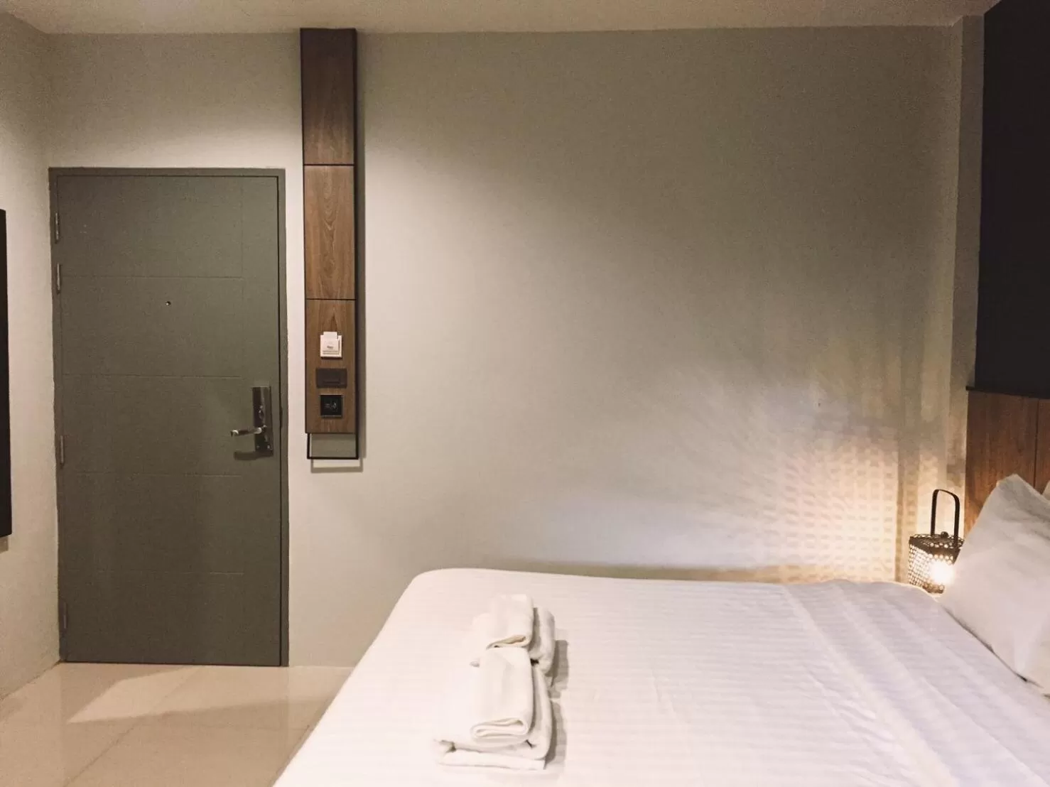 Bedroom, Bed in L Nimman