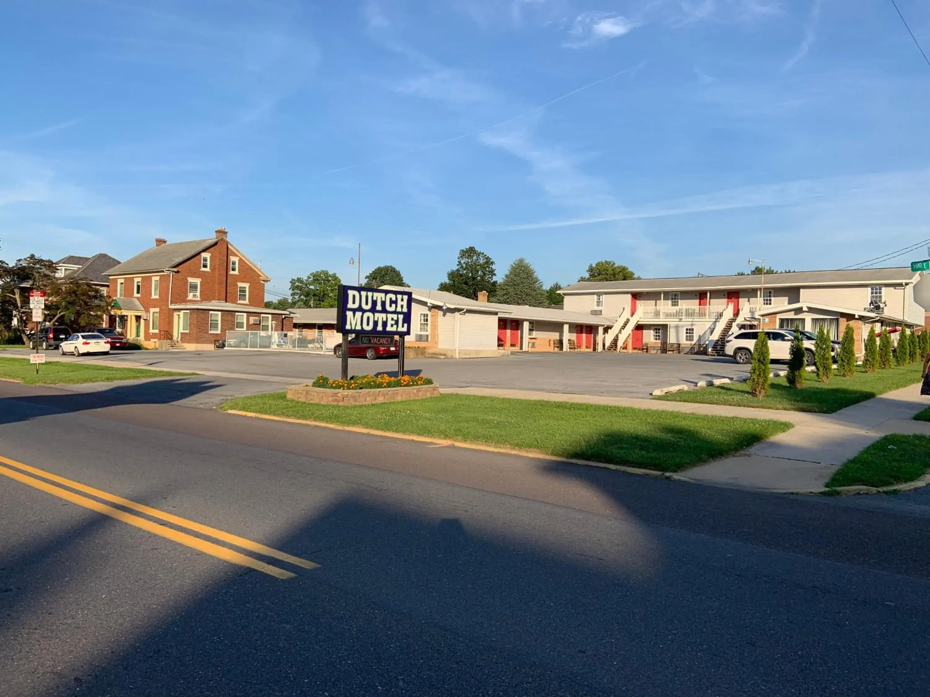 Property Building in Dutch Motel Palmyra