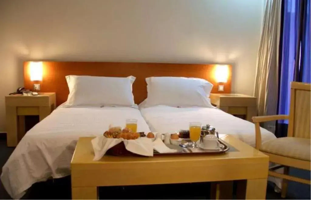 Bed in Dorian Inn - Sure Hotel Collection by Best Western
