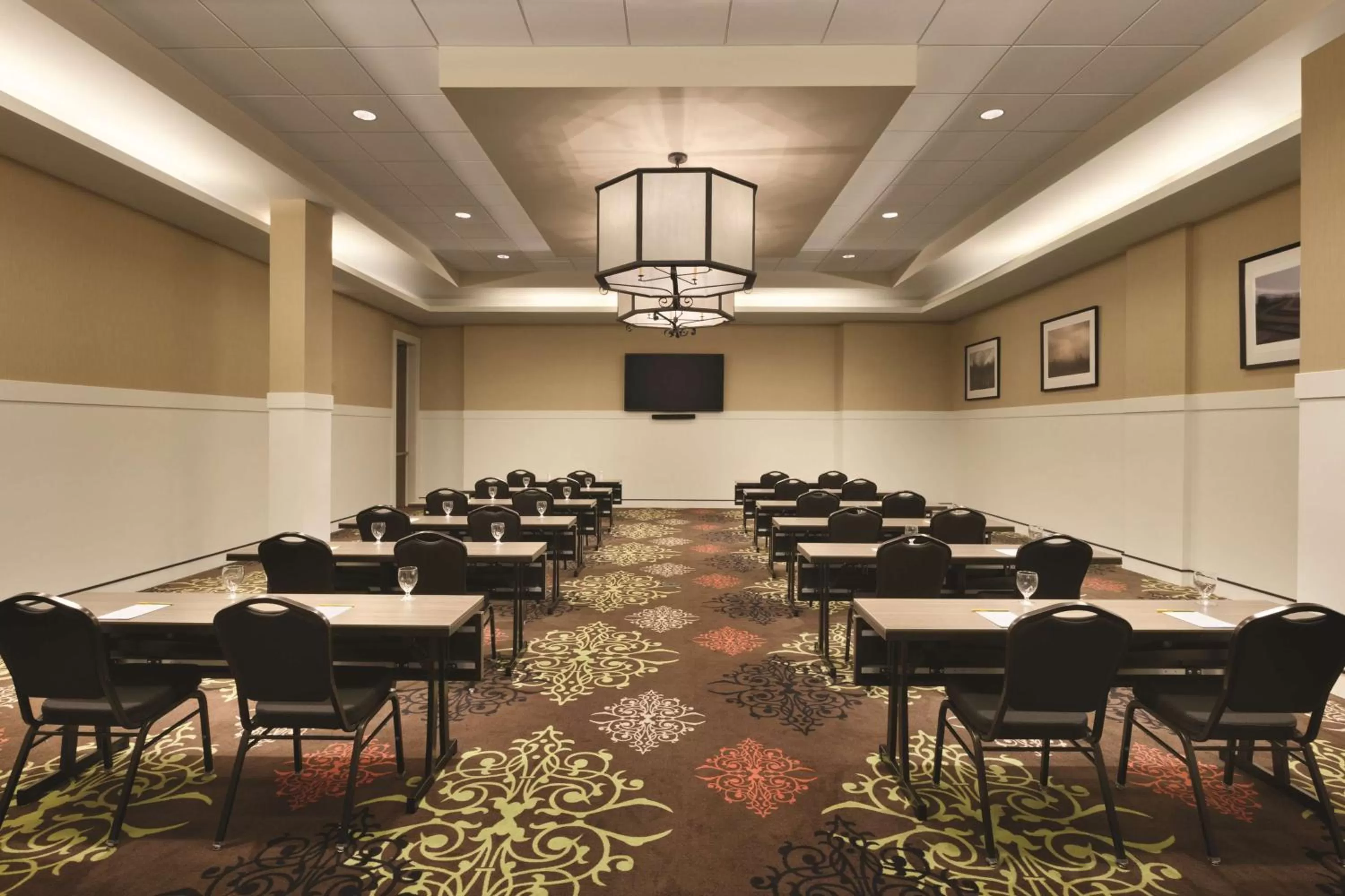 Meeting/conference room in Hilton Garden Inn Rochester Downtown, NY