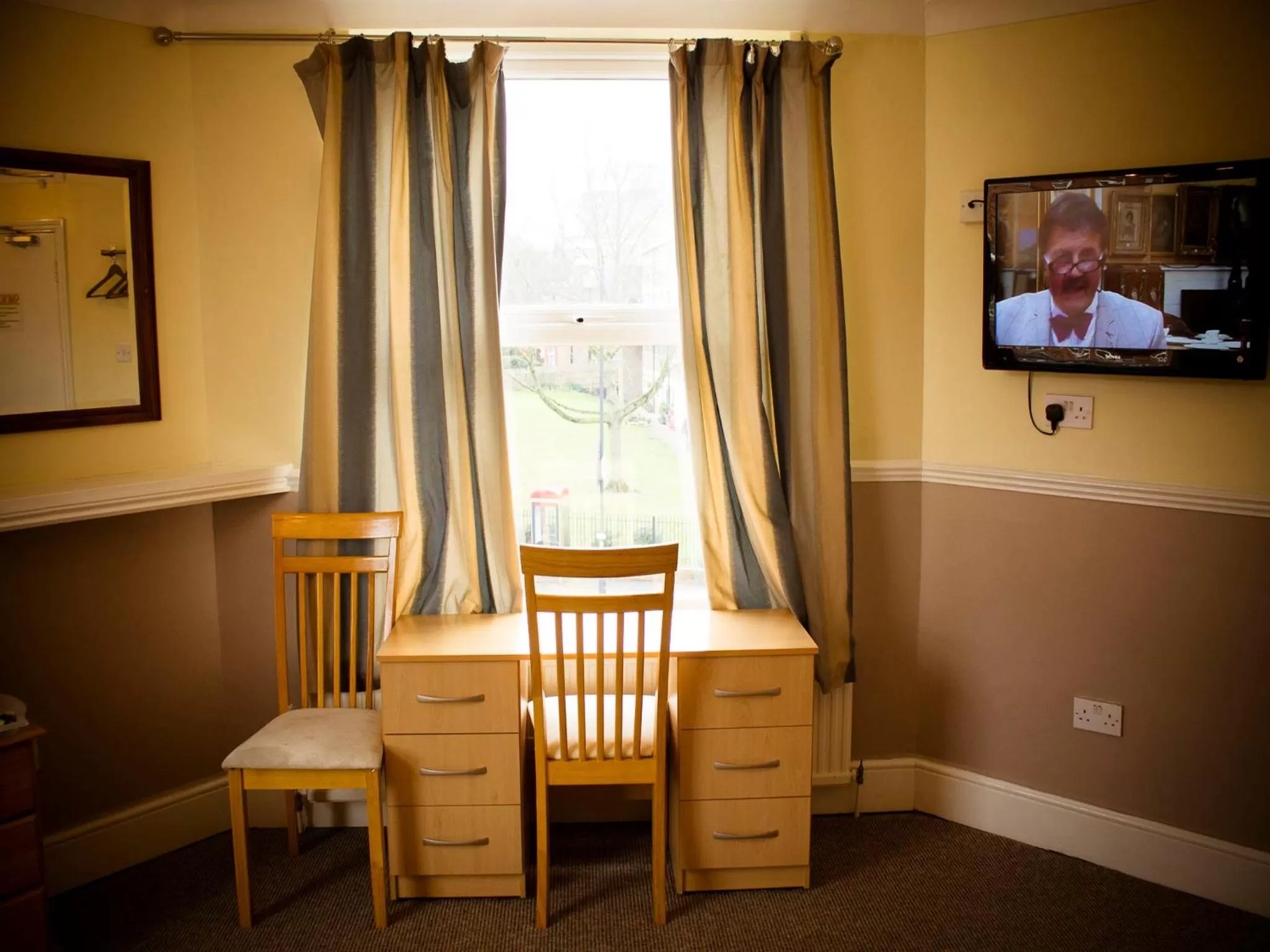 Photo of the whole room in Cricklewood Lodge Hotel