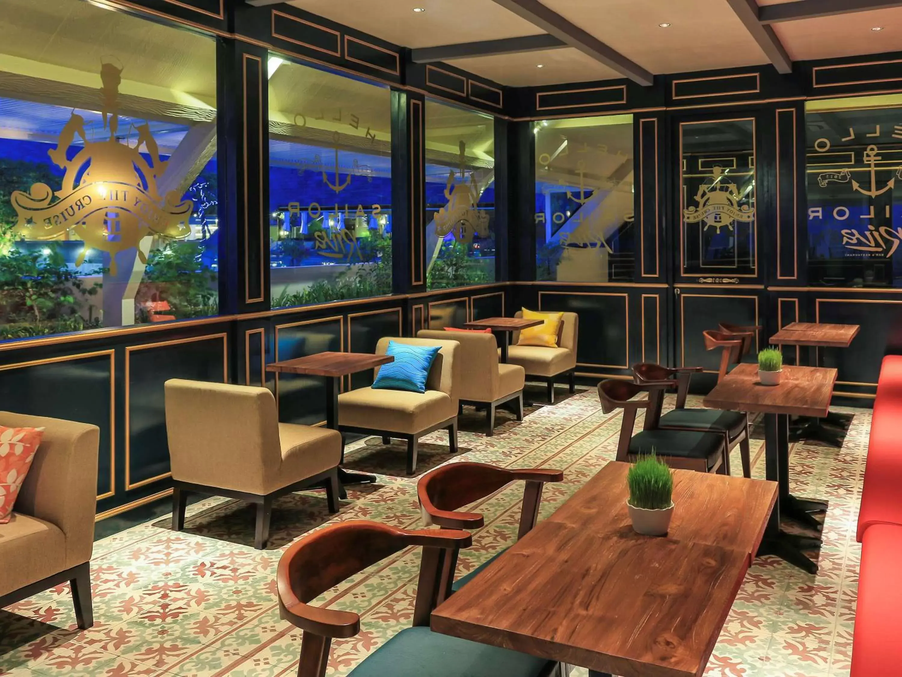 Restaurant/places to eat, Lounge/Bar in The Kuta Beach Heritage Hotel - Managed by Accor