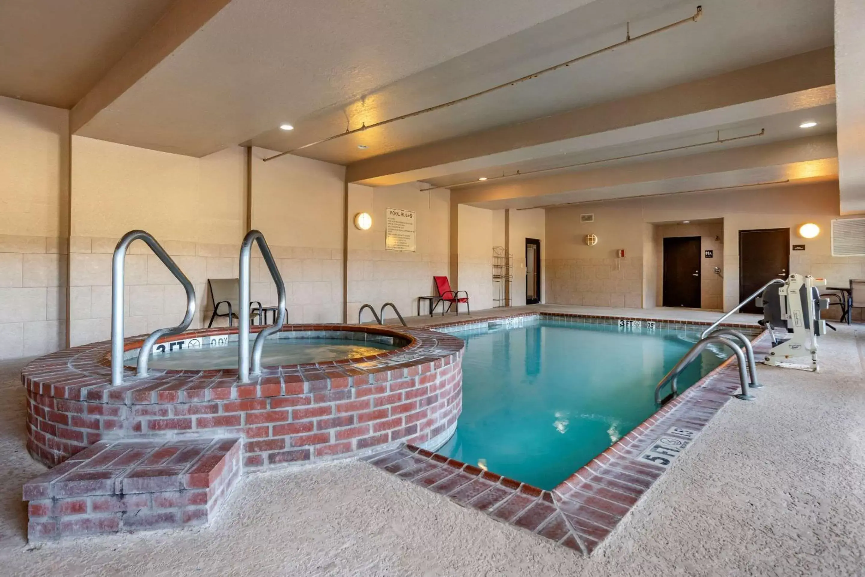 Activities, Swimming Pool in Comfort Inn & Suites Clinton