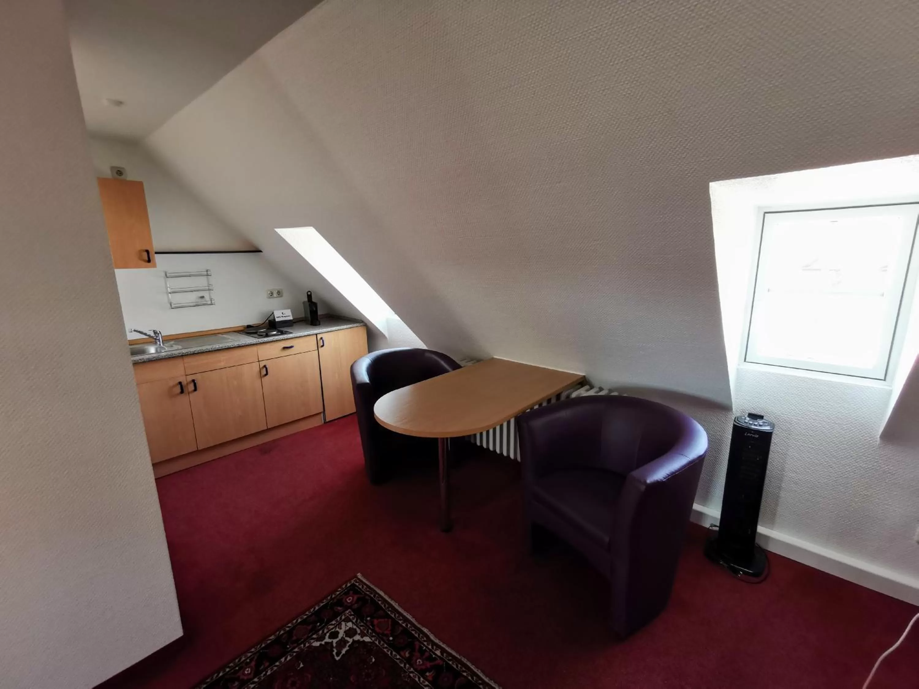 Photo of the whole room, Seating Area in Zum Winzermännle