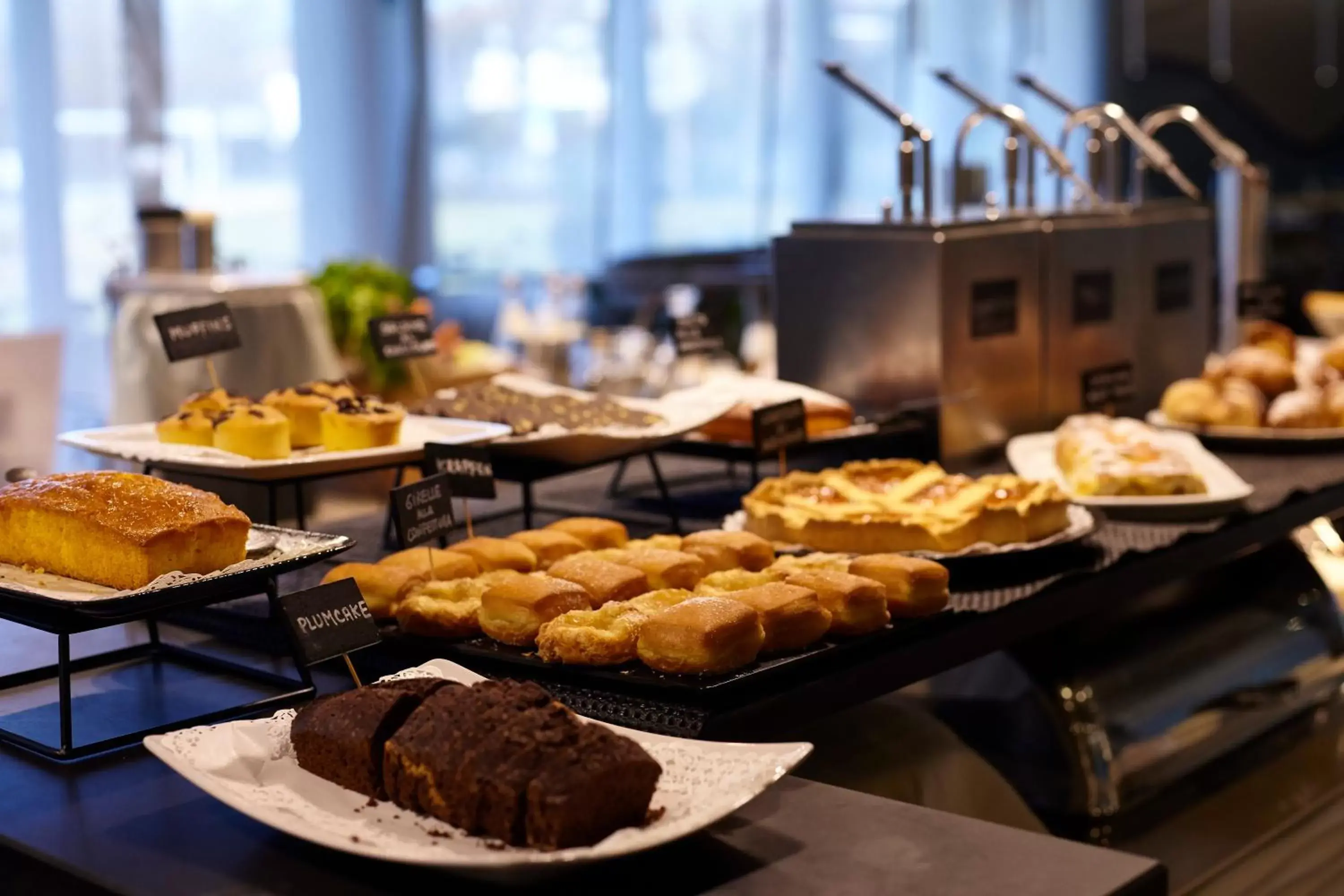 Breakfast in Hotel Aqua