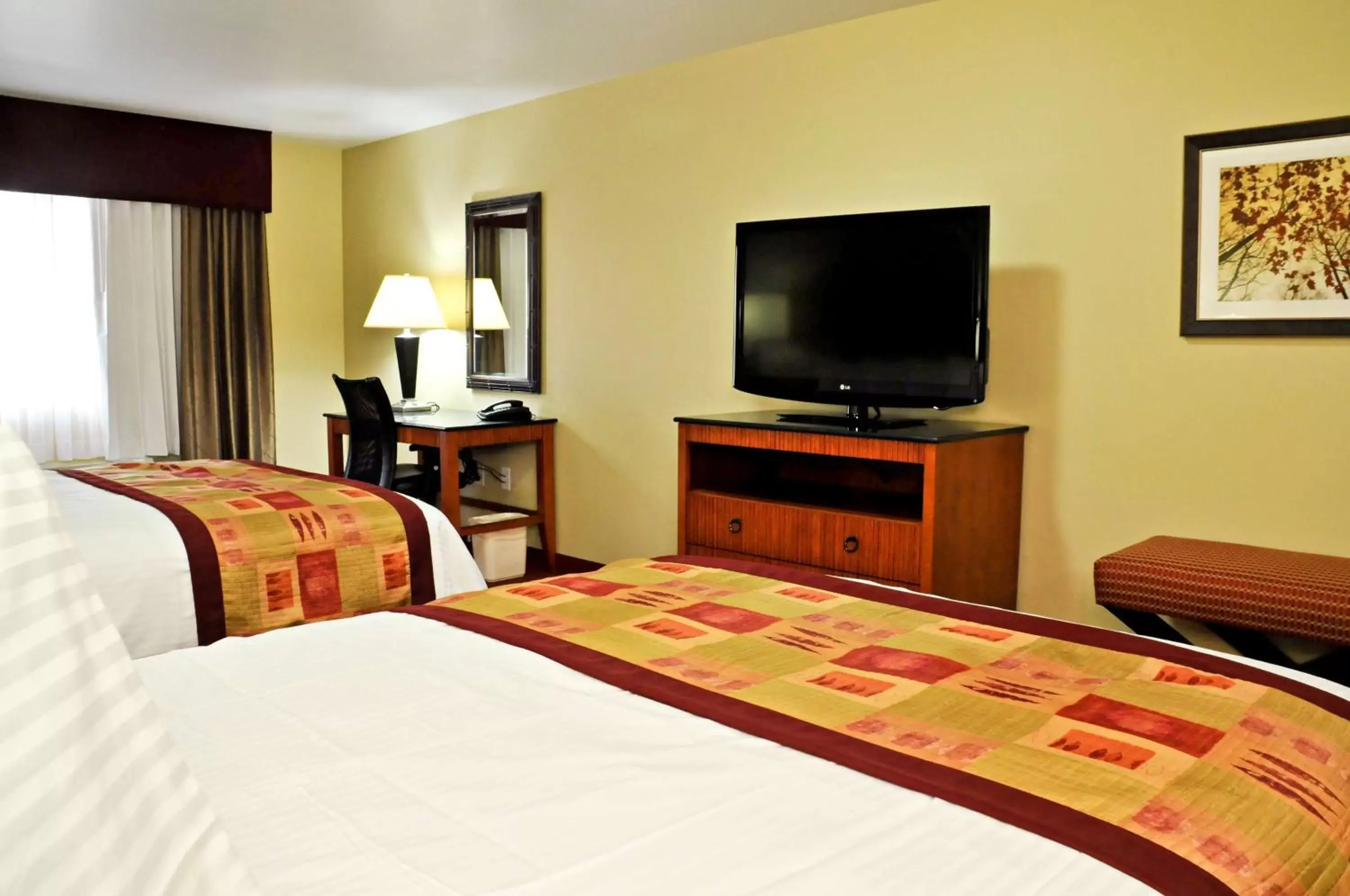 Photo of the whole room, Bed in Best Western Plus Layton Park Hotel