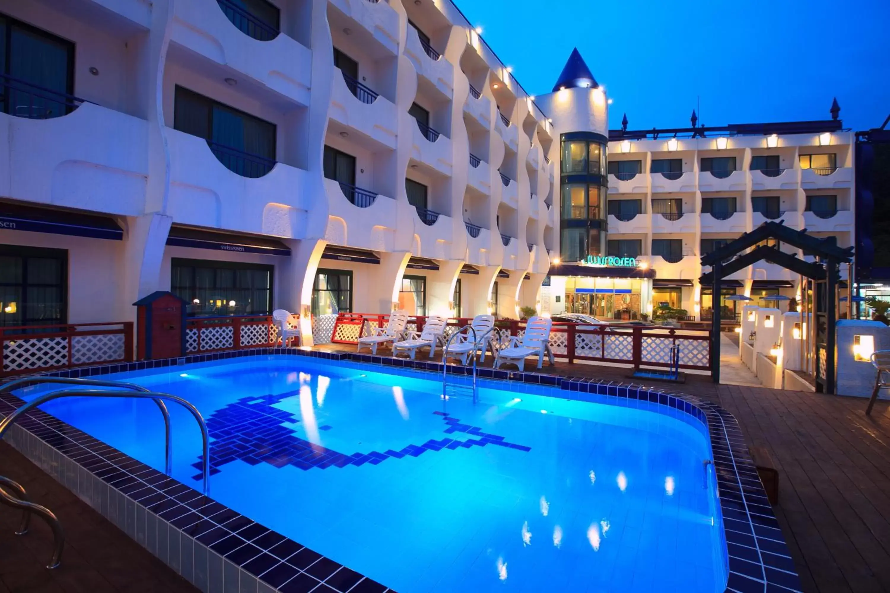 Facade/entrance, Swimming Pool in Benikea Swiss Rosen Hotel