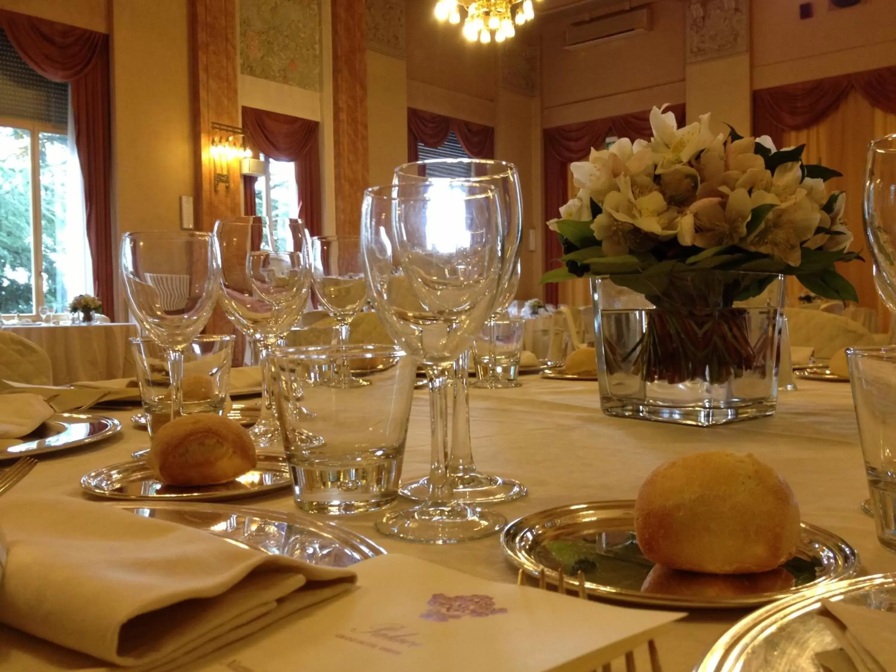 Restaurant/Places to Eat in Palace Grand Hotel Varese