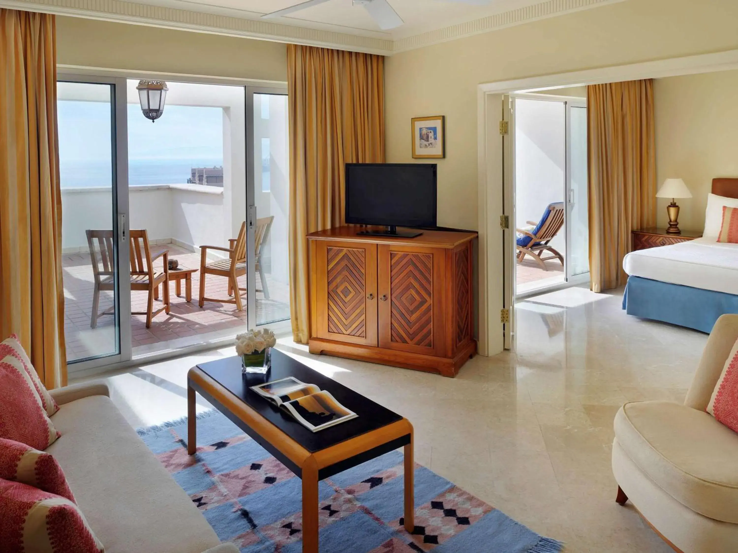 Photo of the whole room, Seating Area in Movenpick Resort & Residences Aqaba