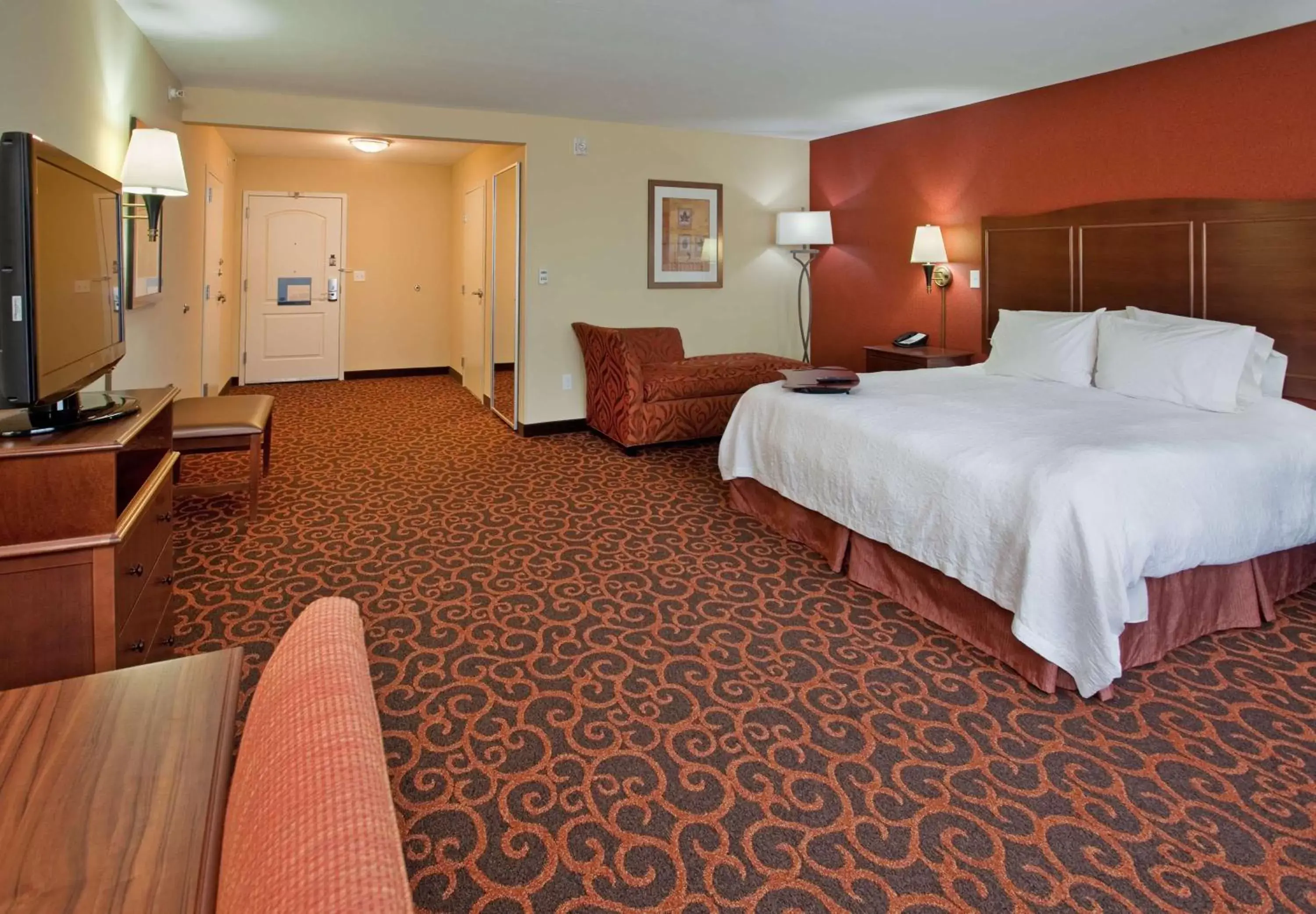 Bedroom, Bed in Hampton Inn & Suites Aberdeen