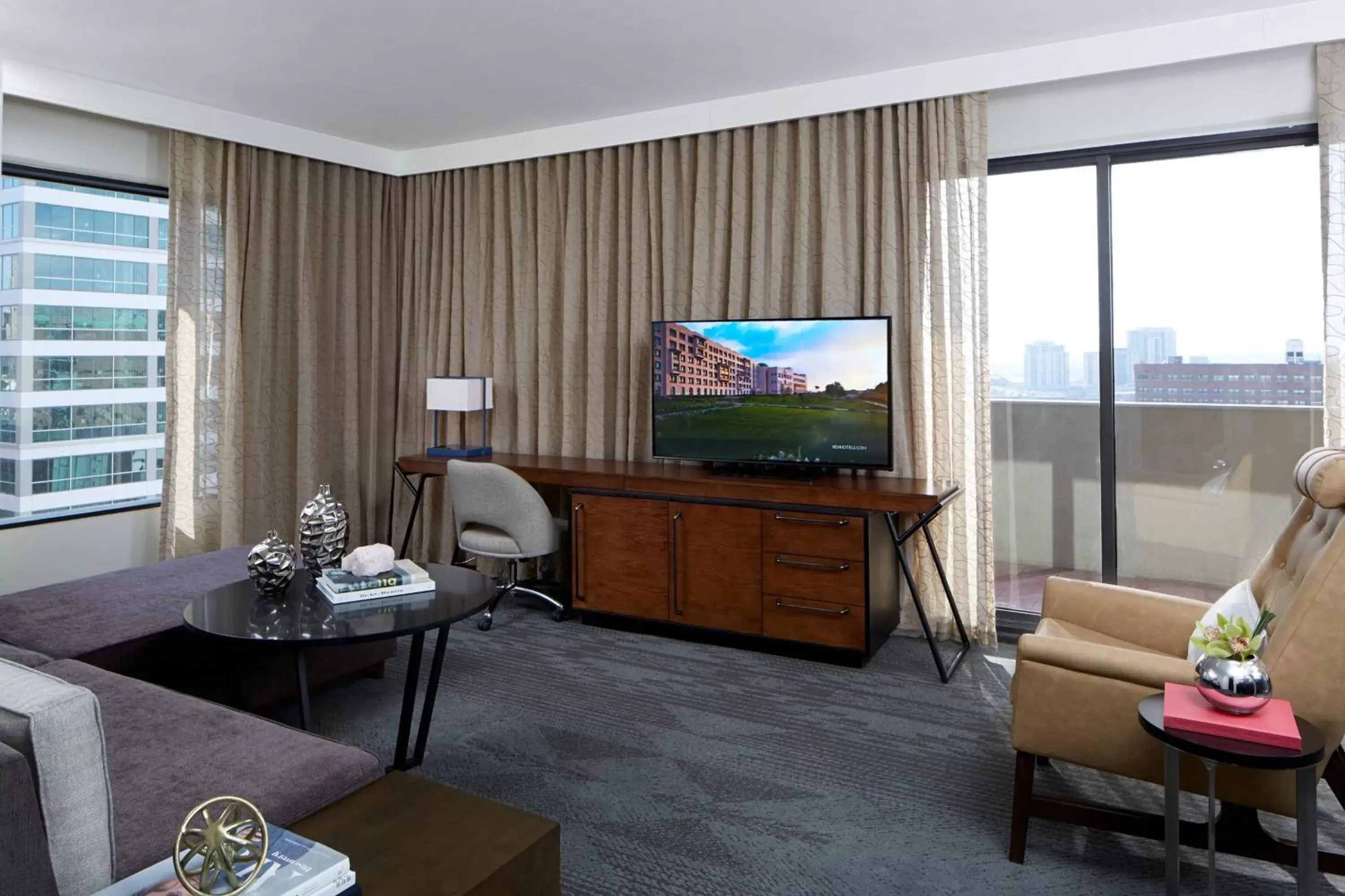 Living room, Seating Area in The Worthington Renaissance Fort Worth Hotel