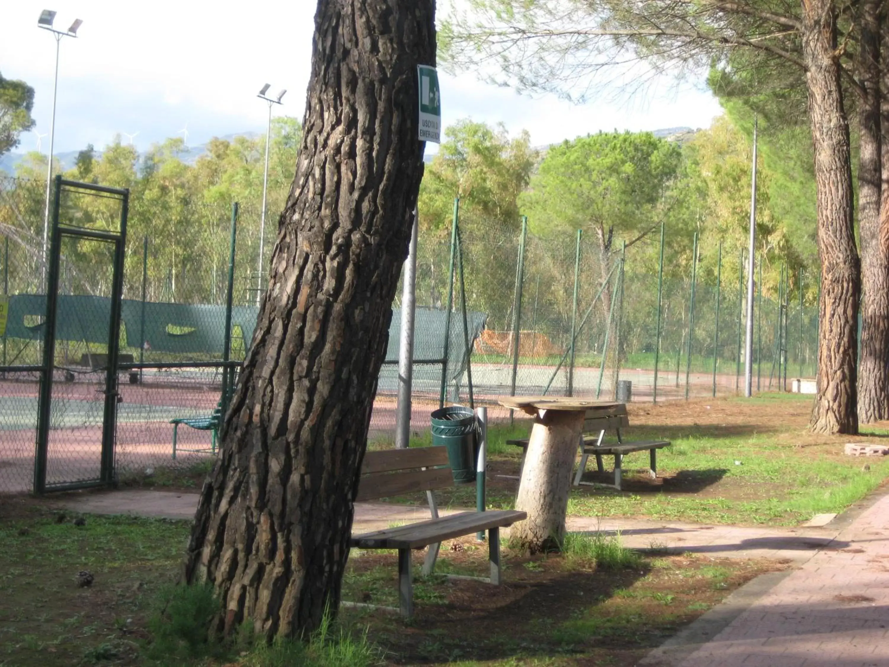 Tennis court, Garden in Oasi del Lago