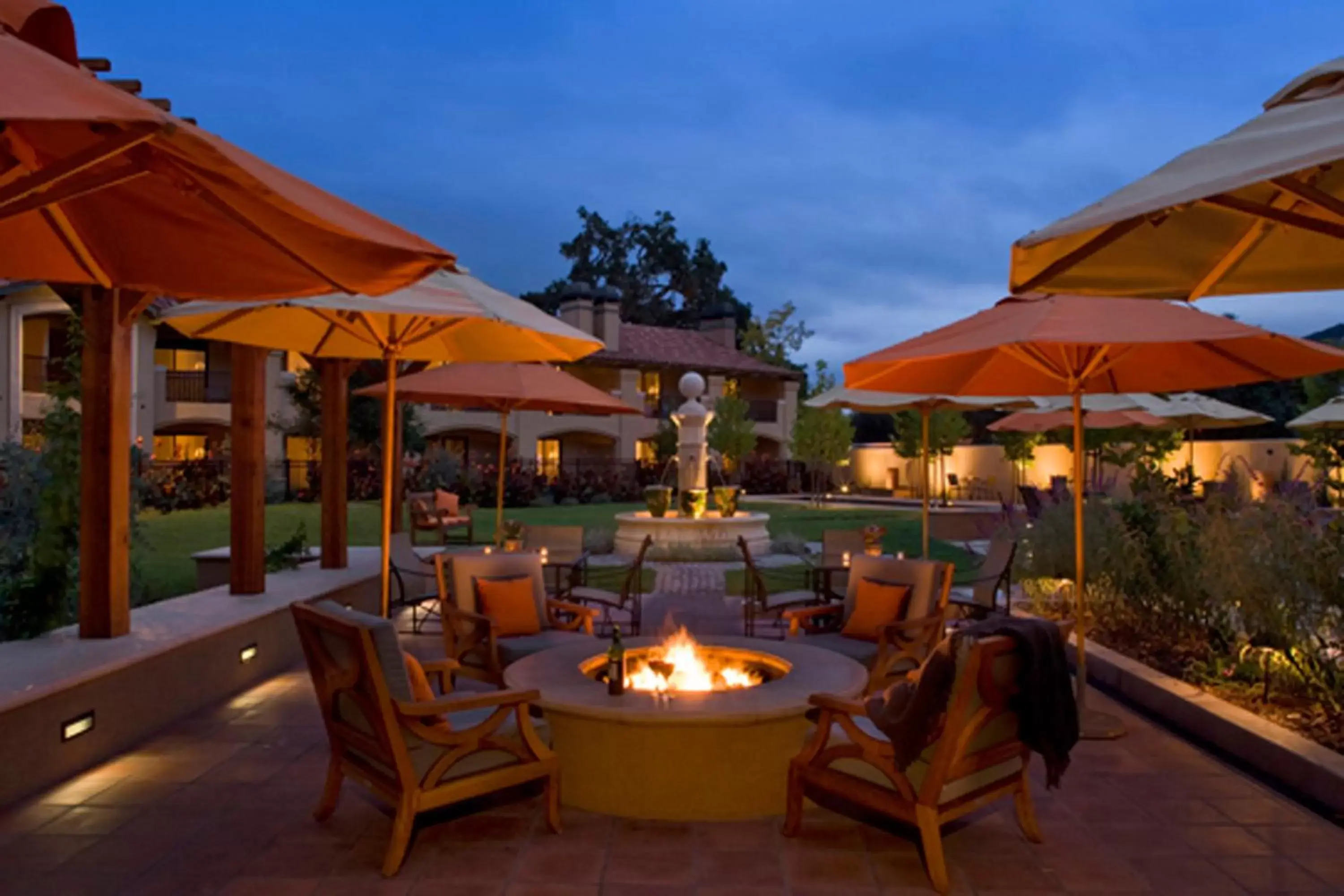 Patio, Restaurant/Places to Eat in Napa Valley Lodge