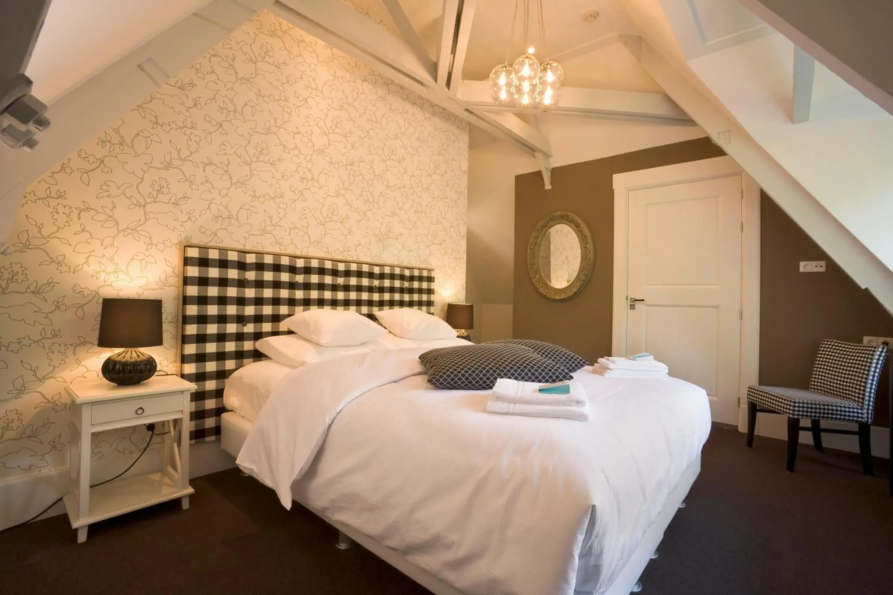 Photo of the whole room, Bed in Landgoed Huize Bergen Den Bosch - Vught