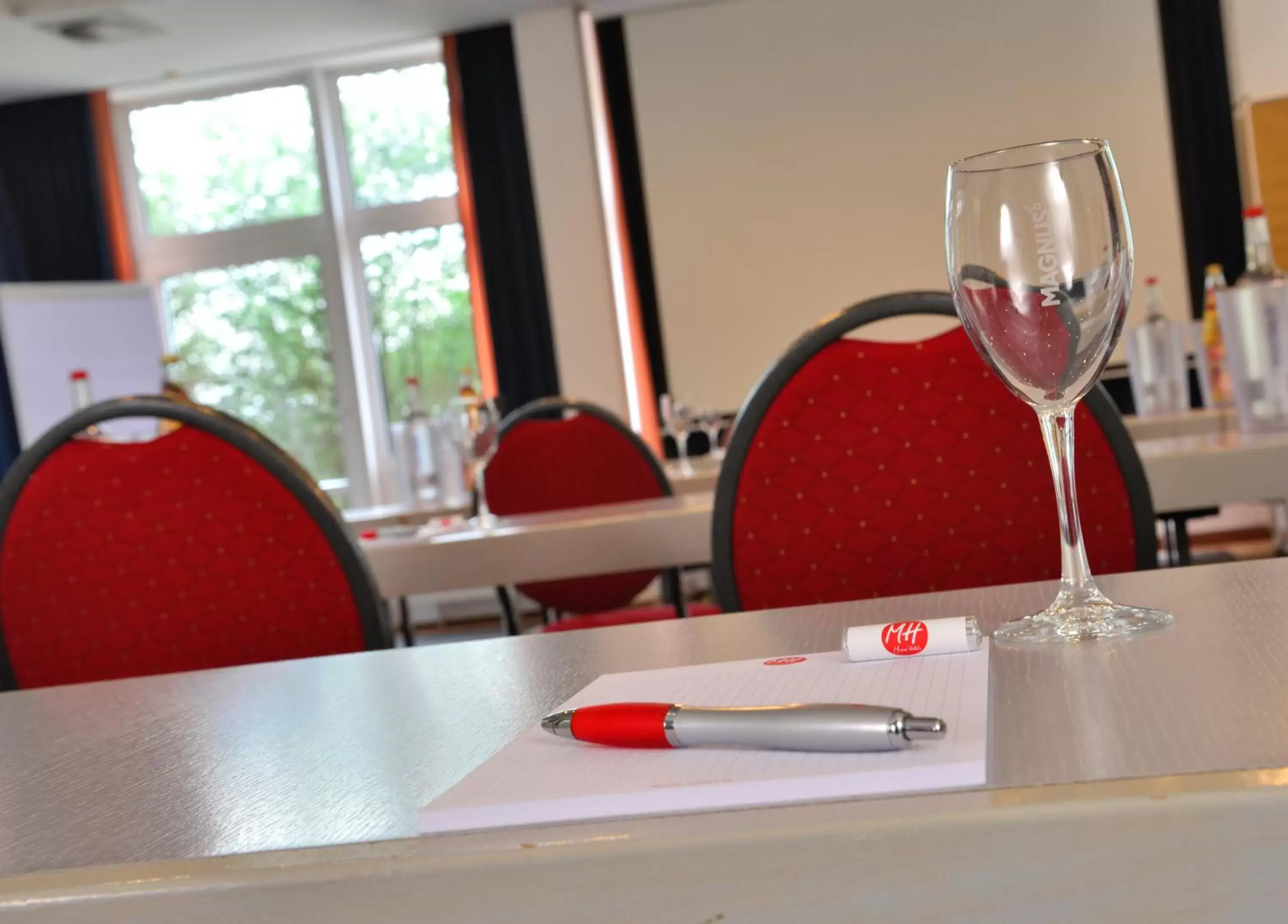 Meeting/conference room, Restaurant/Places to Eat in ACHAT Hotel Lüneburger Heide