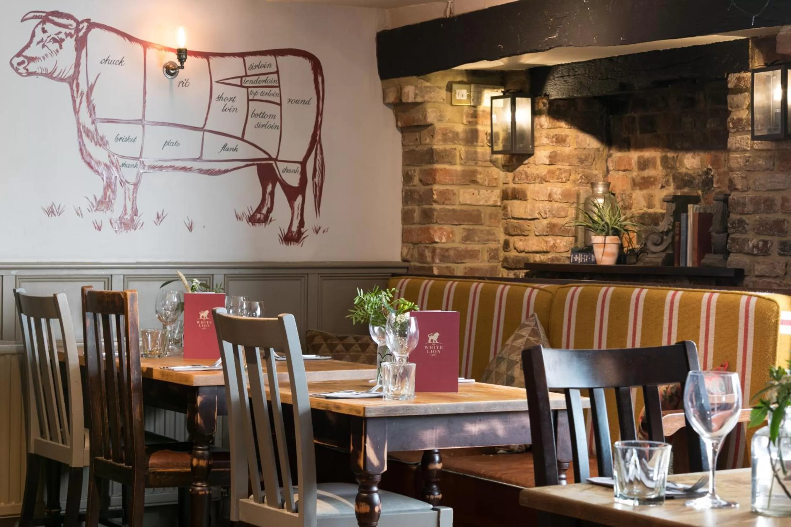 Restaurant/places to eat in The White Lion