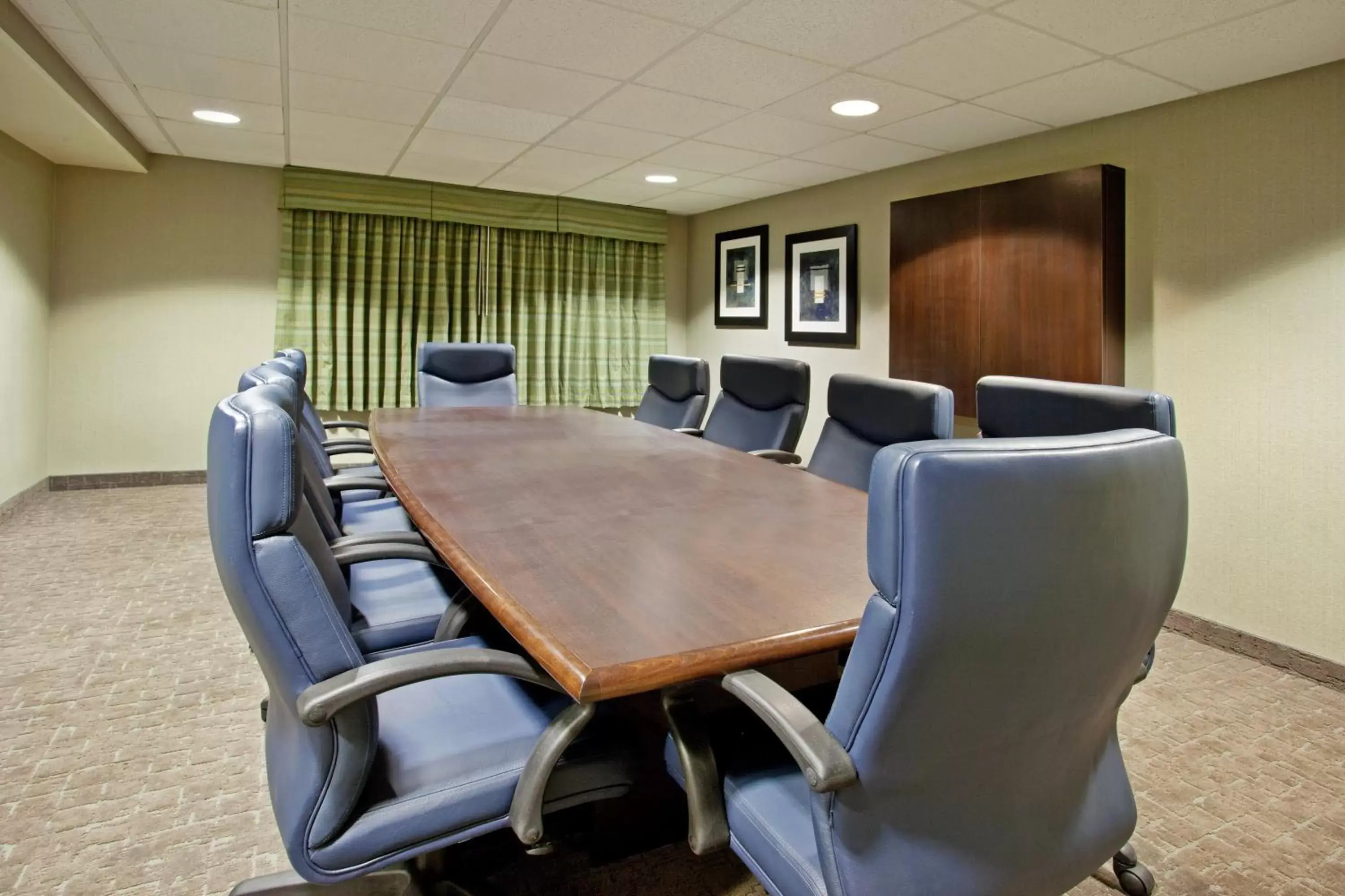 Meeting/conference room in Holiday Inn Express Hotel & Suites Nogales, an IHG Hotel