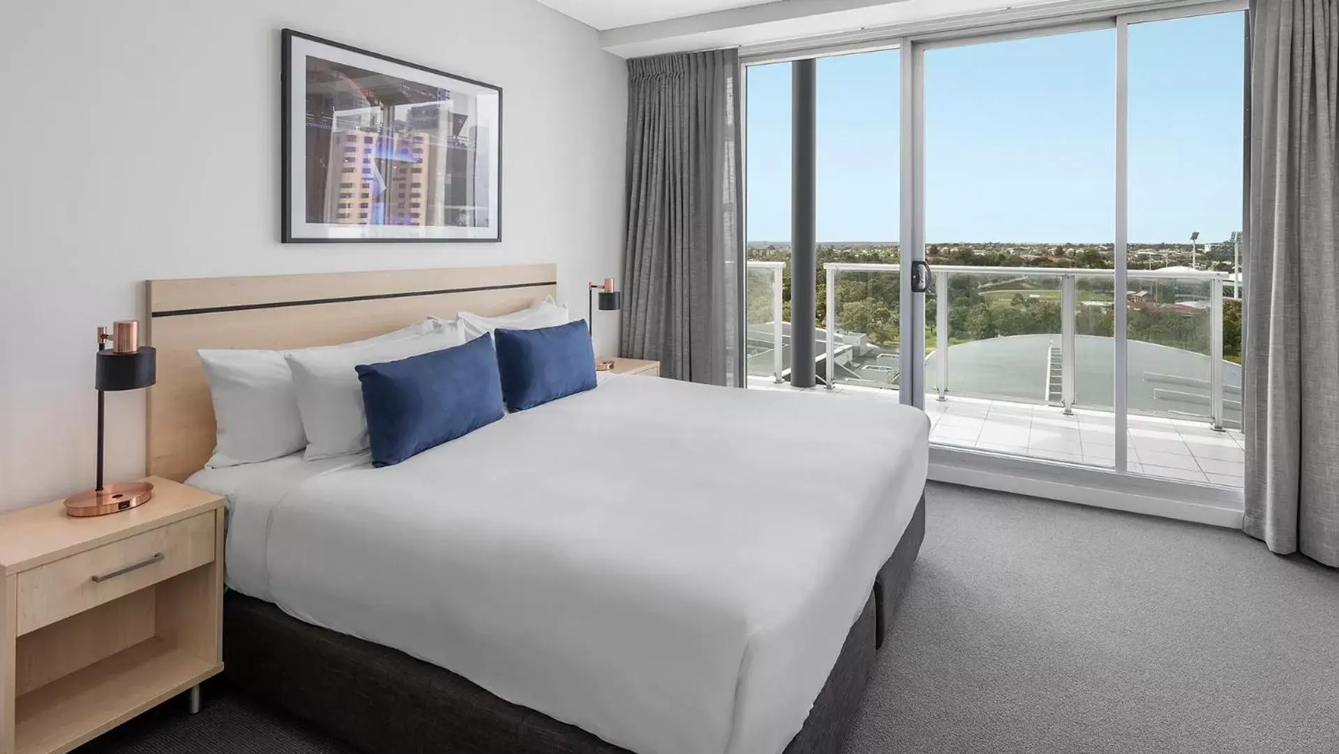 Bed in Oaks Adelaide Embassy Suites