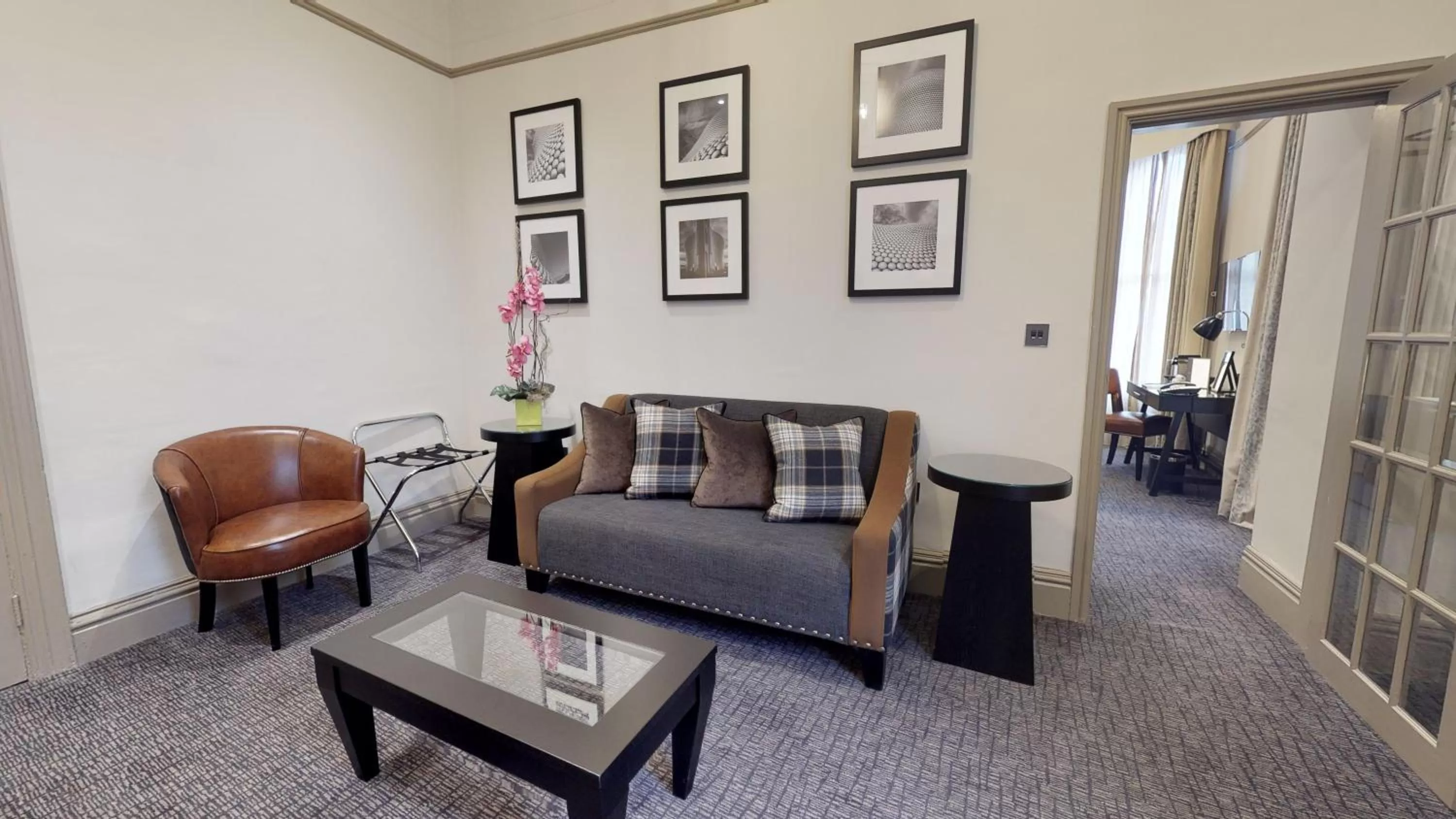 Seating area in Macdonald Burlington Hotel