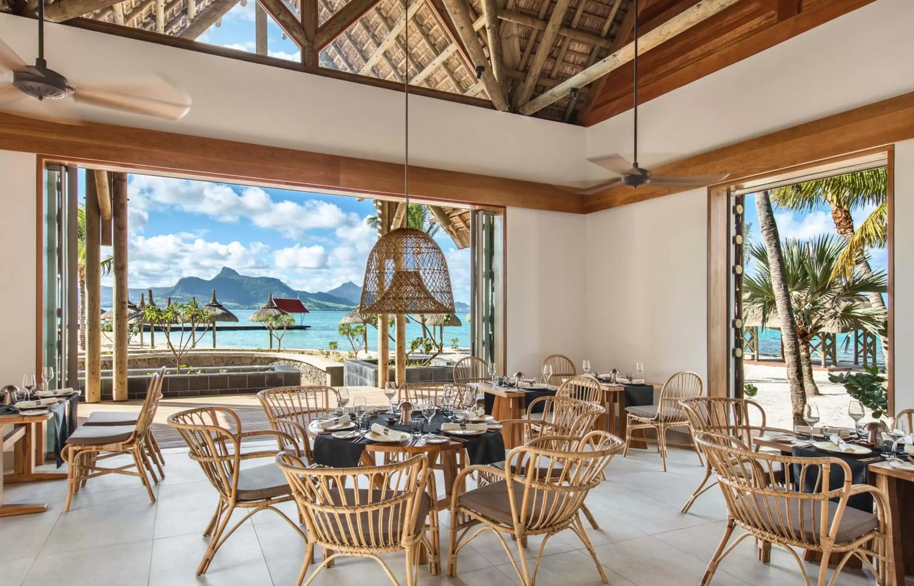 Restaurant/Places to Eat in Preskil Island Resort