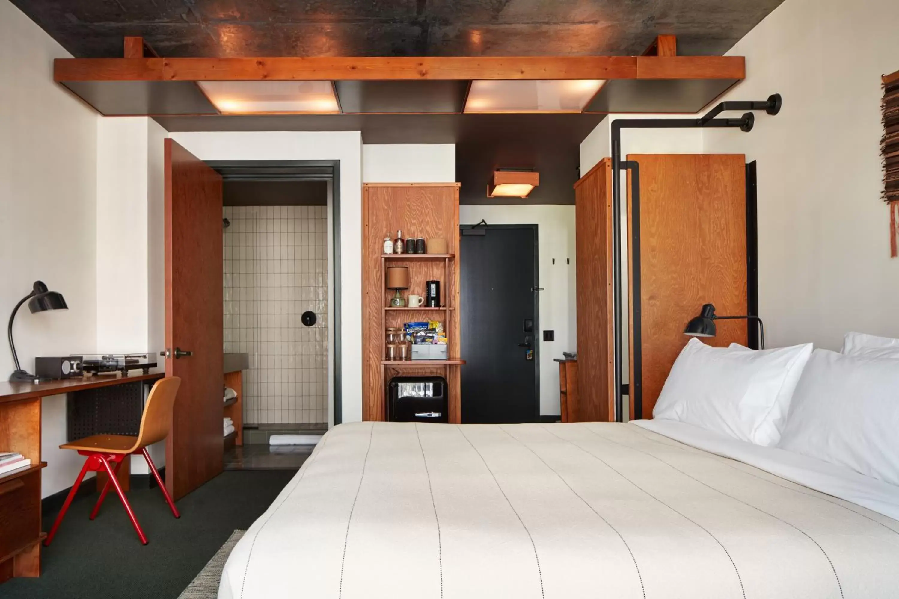 Bedroom, Bed in Ace Hotel Brooklyn