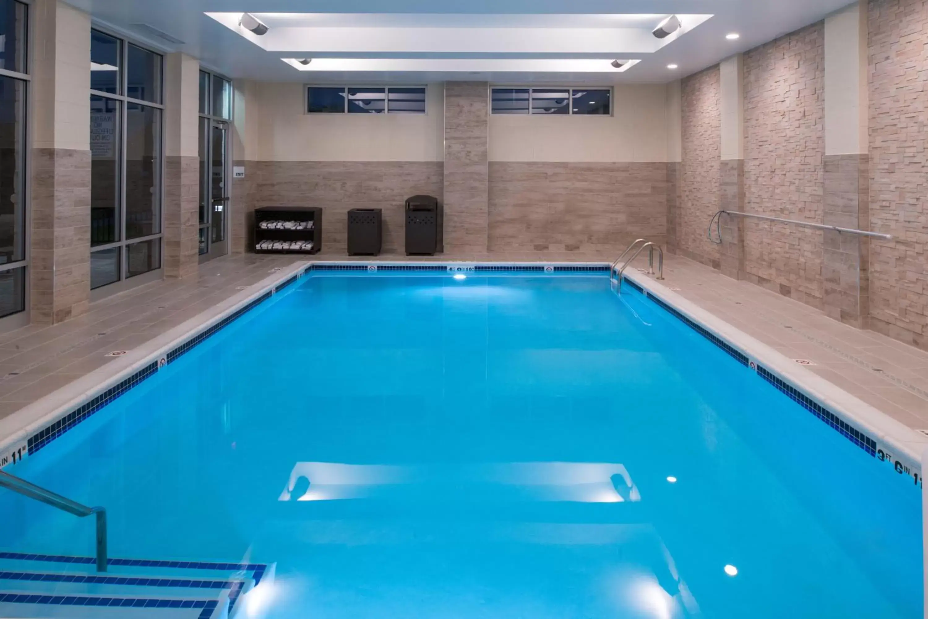 Swimming Pool in Holiday Inn & Suites - Farmington Hills - Detroit NW, an IHG Hotel