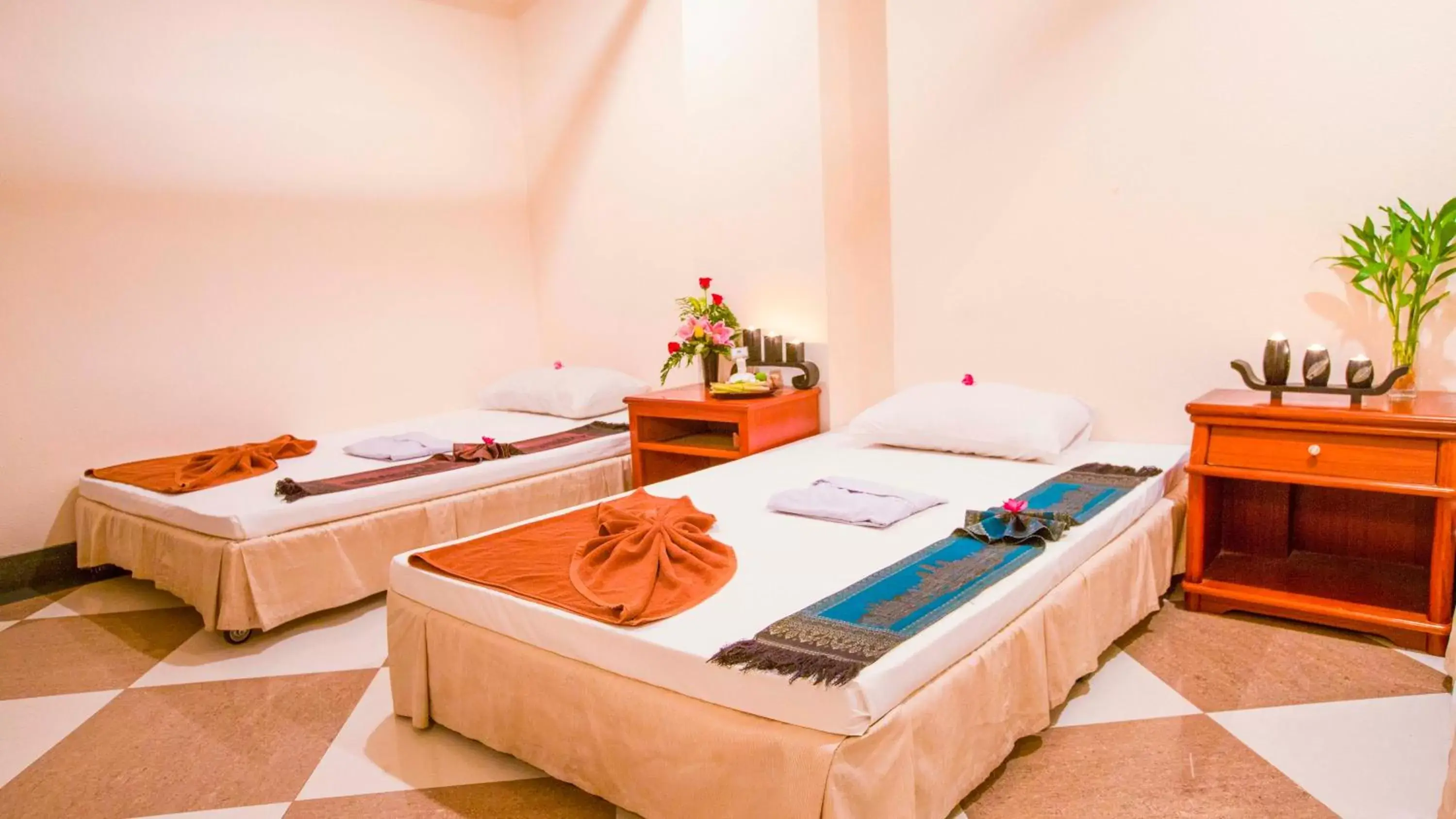 Massage, Bed in Phnom Penh Hotel