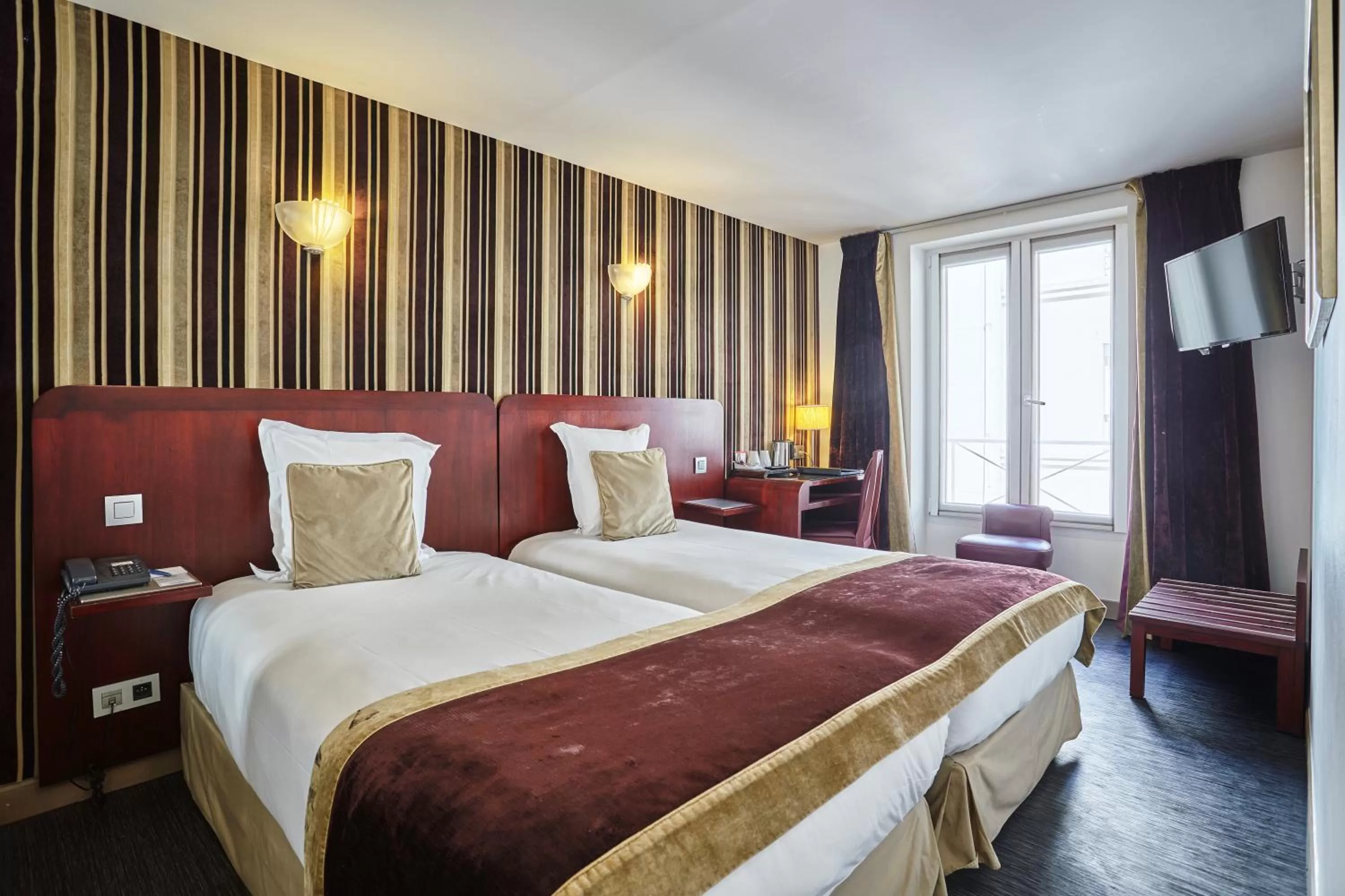 Bedroom, Bed in Hotel Opéra d'Antin