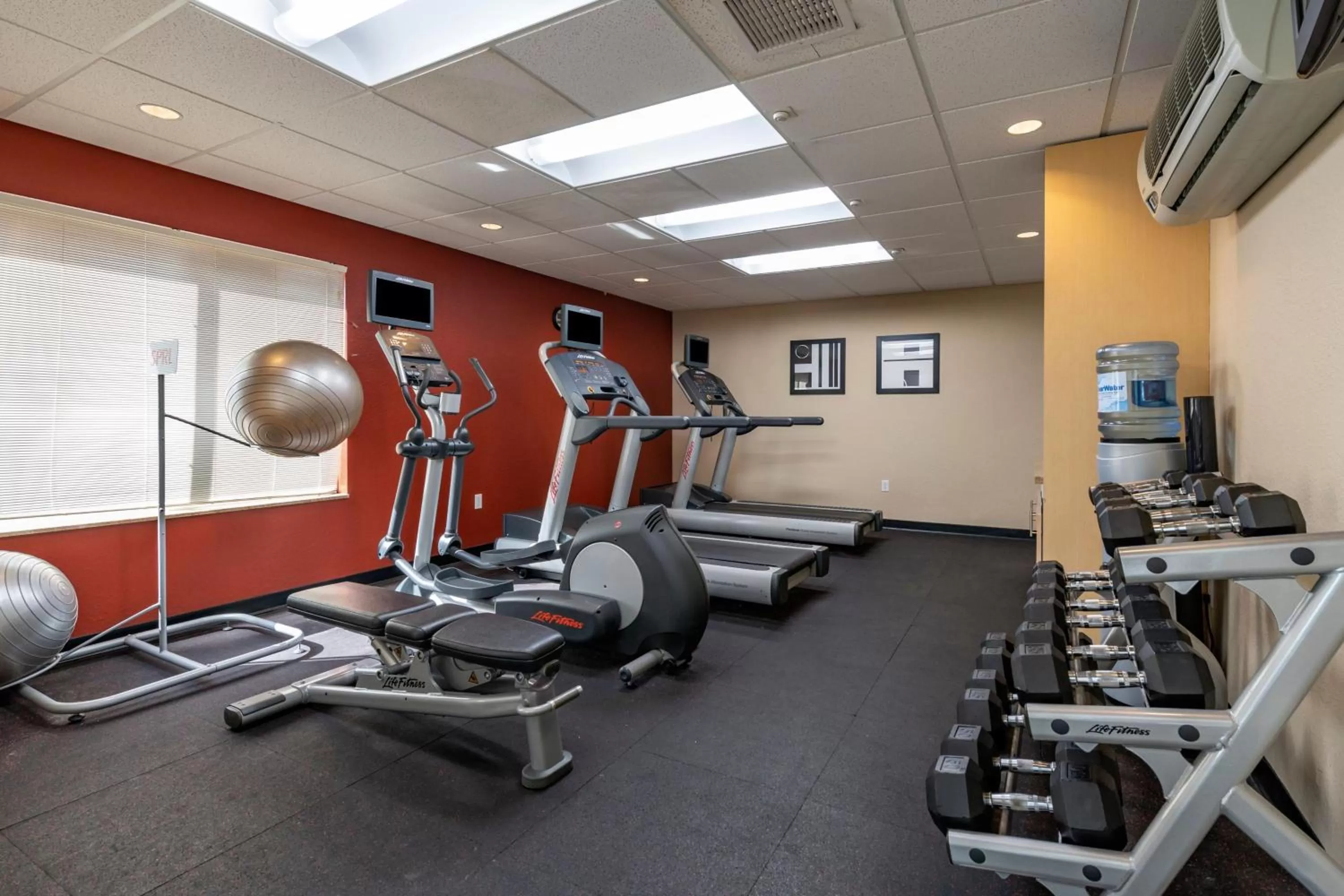 Fitness centre/facilities in TownePlace Suites by Marriott Vincennes