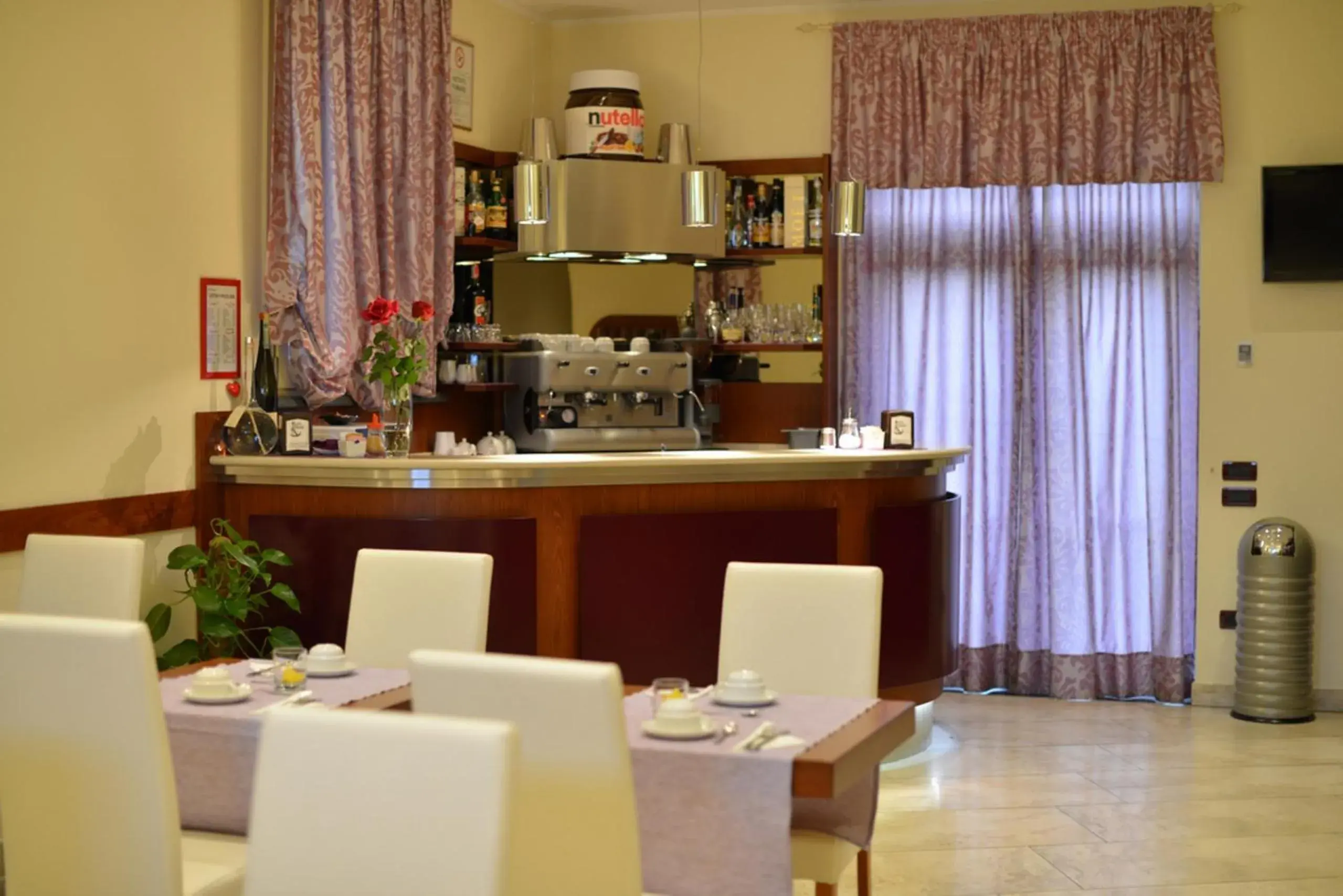 Lounge or bar, Restaurant/Places to Eat in Hotel Rosignano