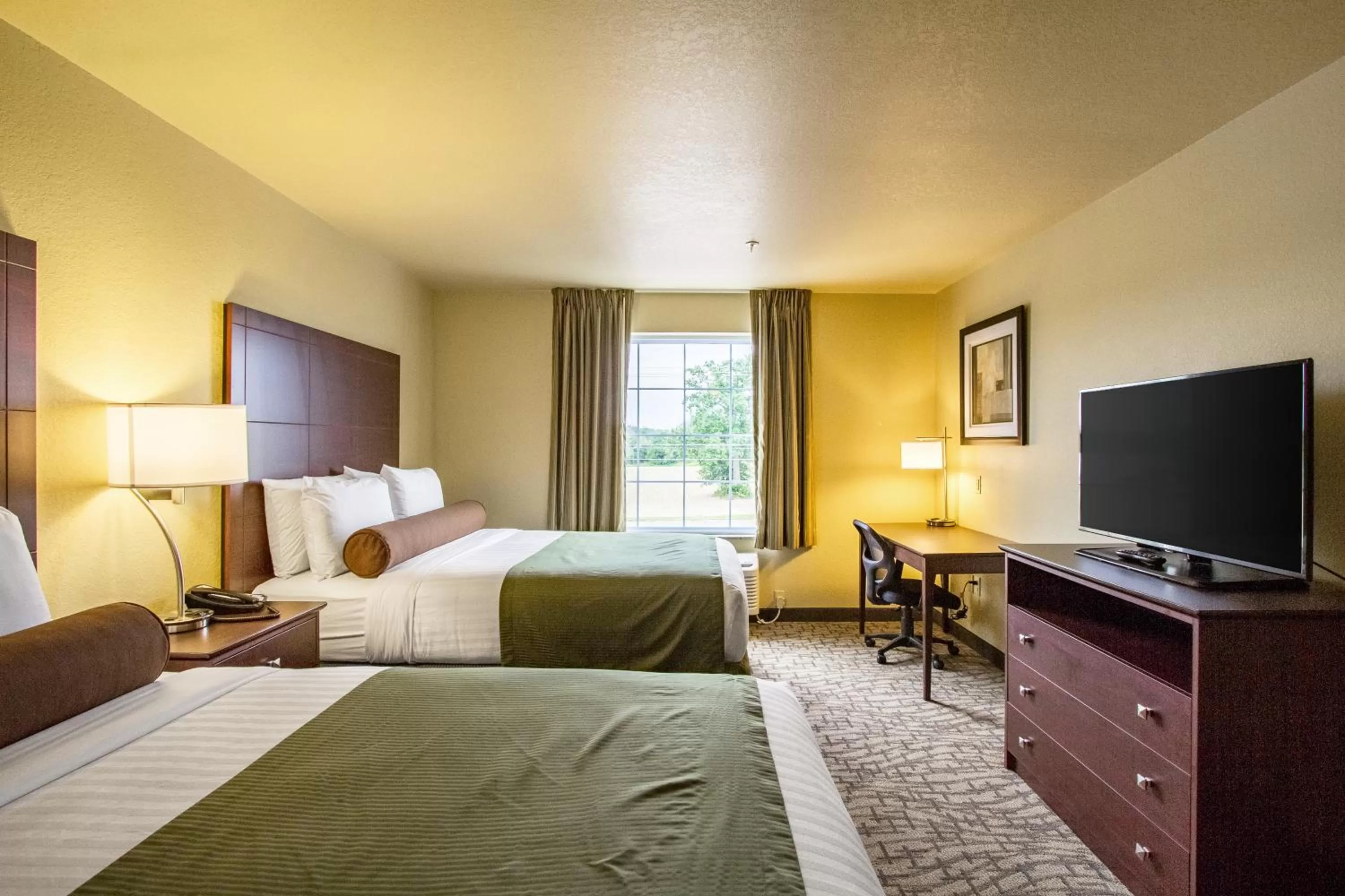 Photo of the whole room, Bed in Cobblestone Hotel & Suites - Orrville