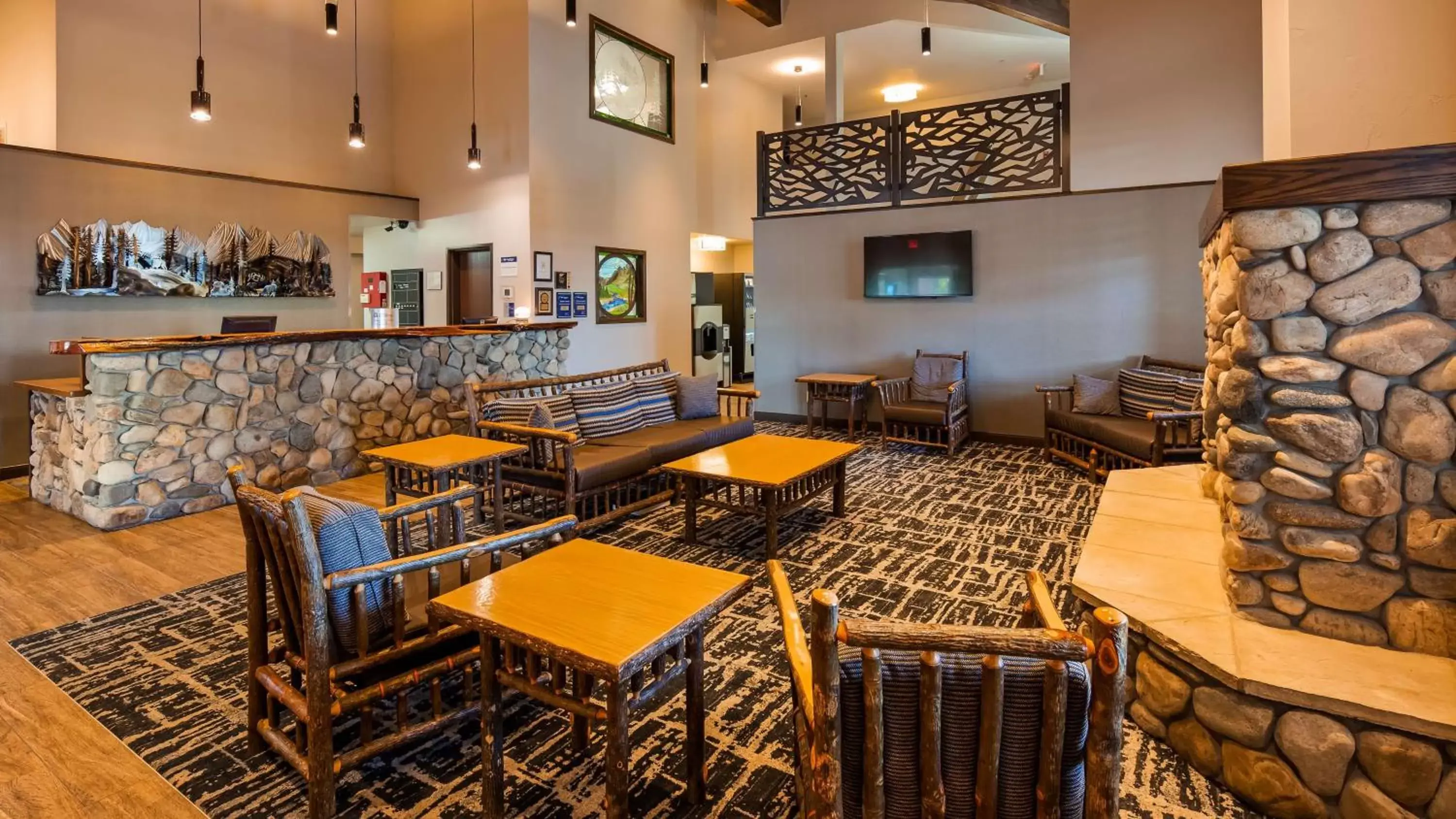Lobby or reception, Restaurant/Places to Eat in Best Western Sawtooth Inn and Suites