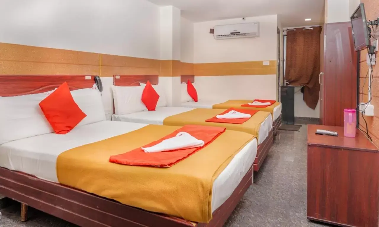 Bedroom, Bed in HOTEL BOOPATHI Madurai