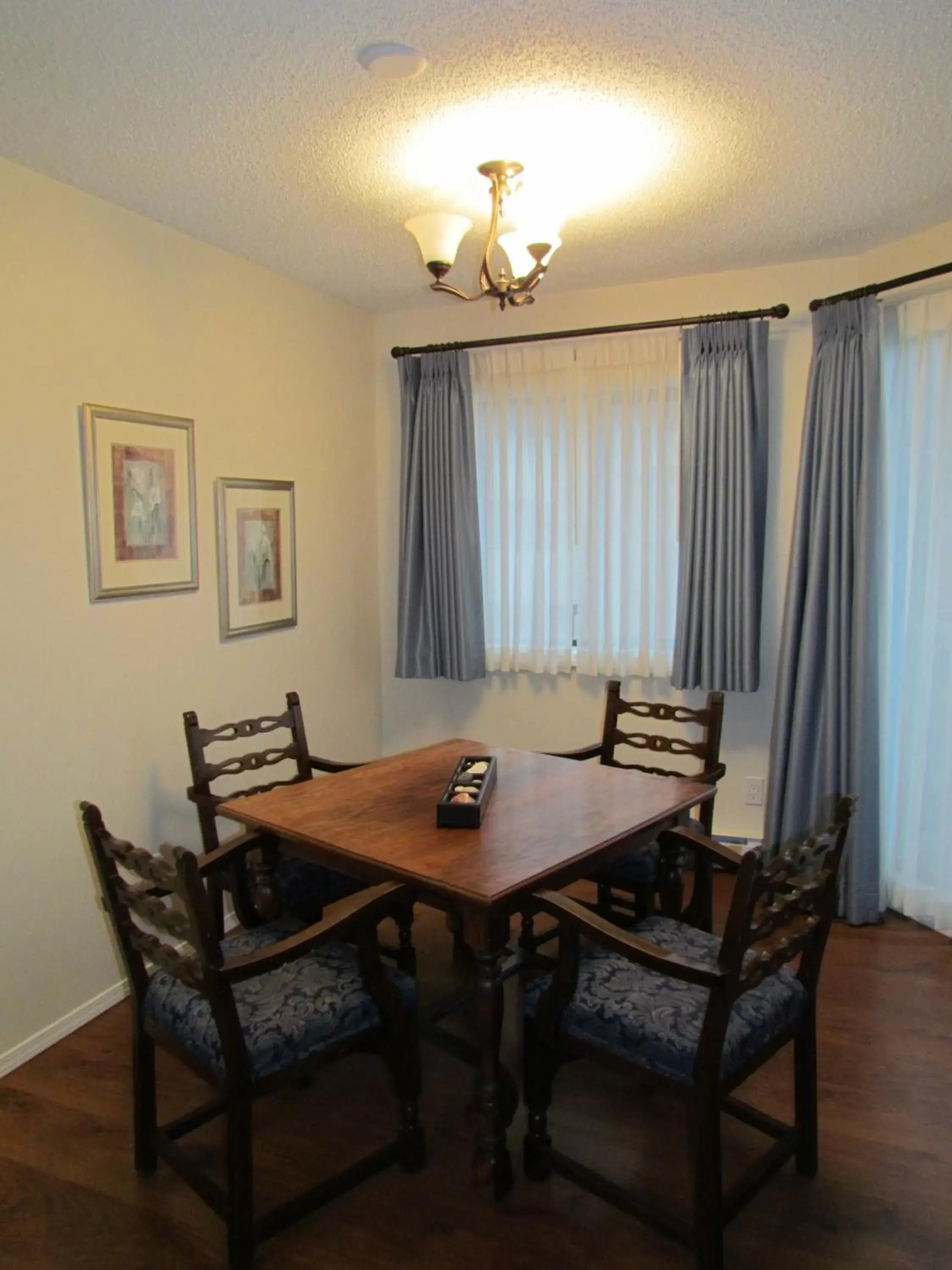 Dining Area in Heron's Landing Hotel