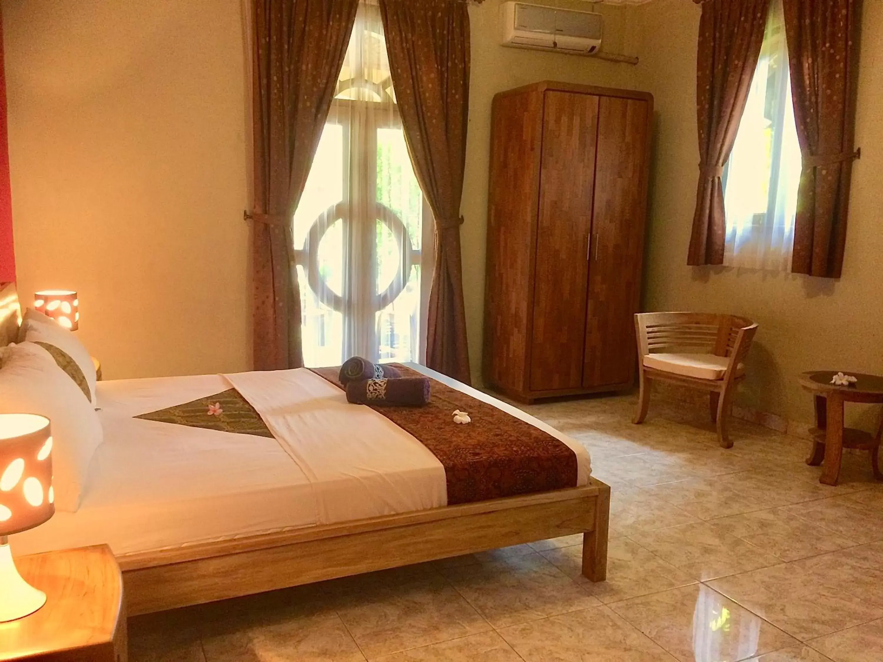 King Room with Pool View in Ada Waktu Homestay King Room with Pool View in Ada Waktu Homestay