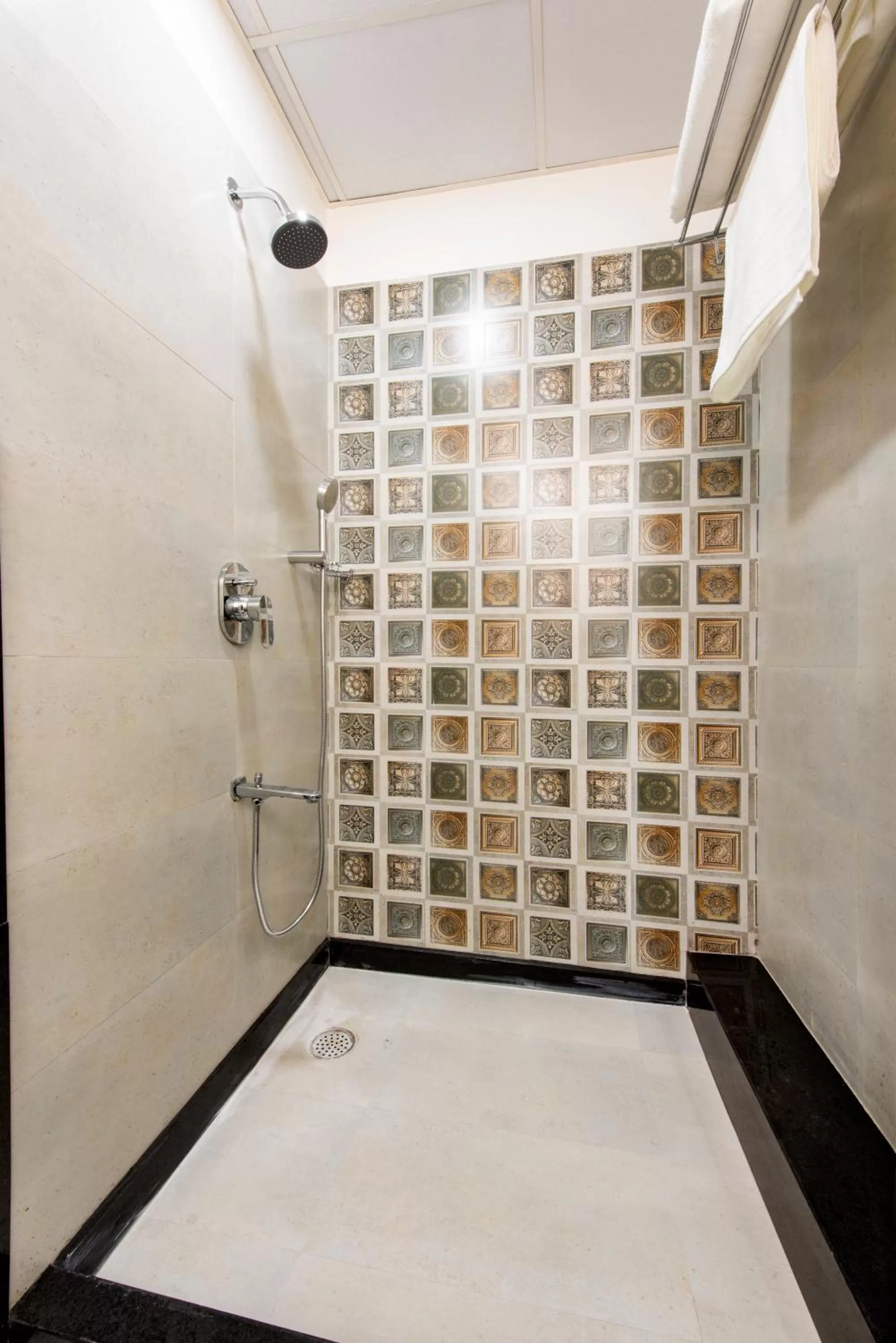 Bathroom in House of Backpackers