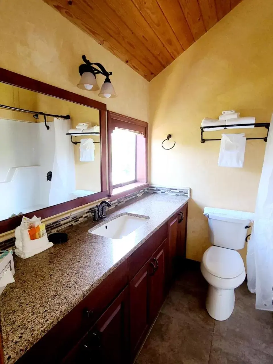 Bathroom in Embarcadero Resort